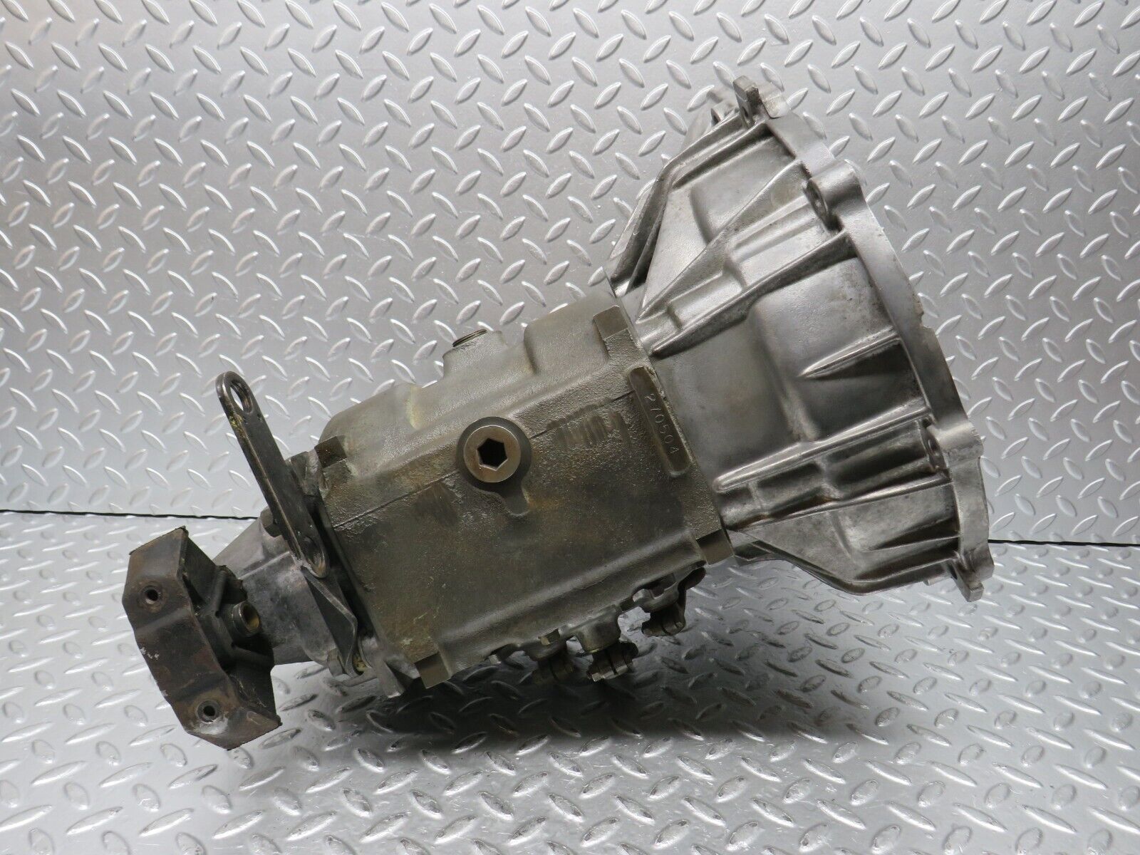 31168 Mercedes-Benz W123 200 Manual Gearbox 4 Speed 270.504 1152612501