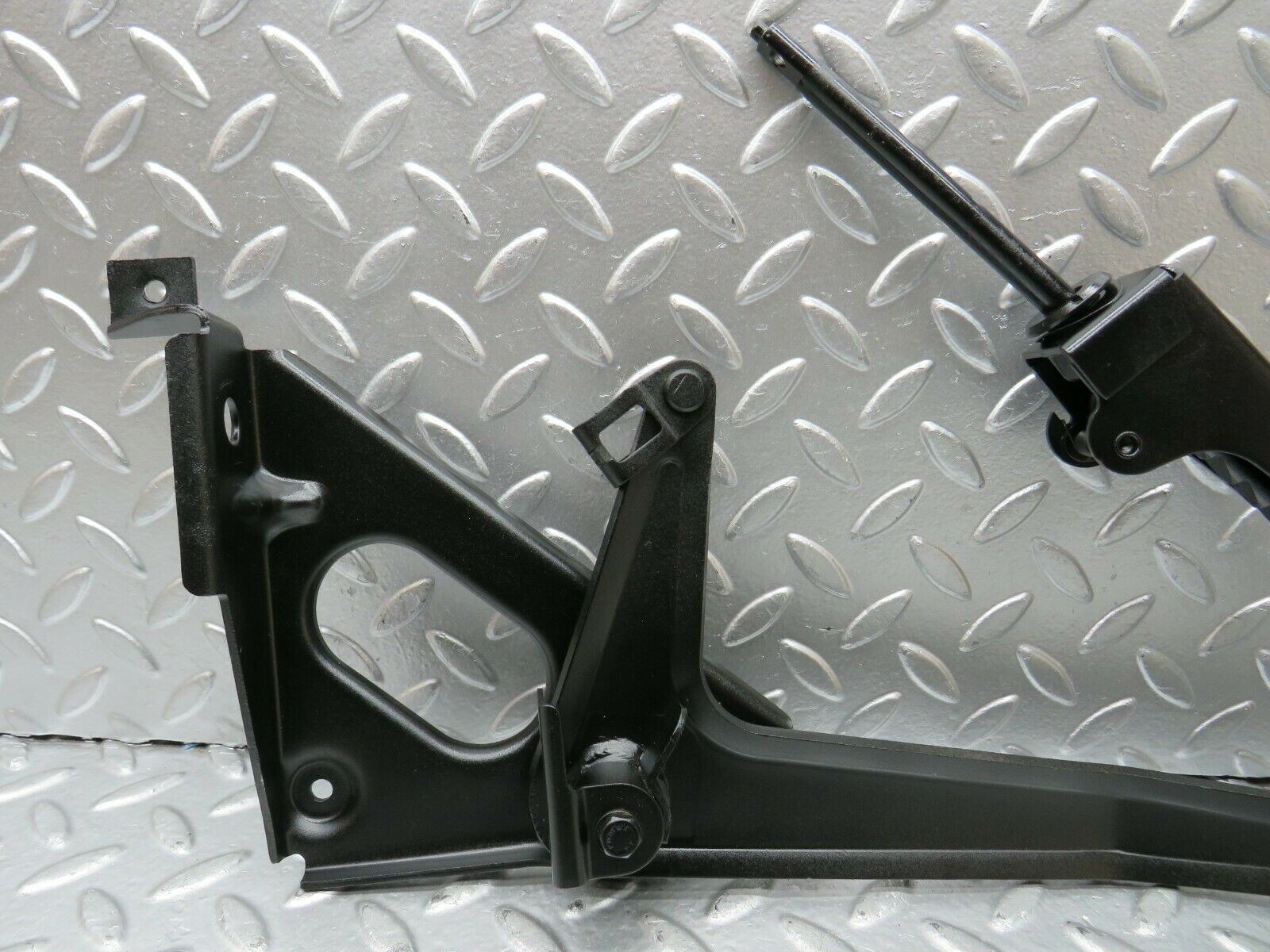 23061 Mercedes-Benz C123 230CE Coupe Handbrake Regulator