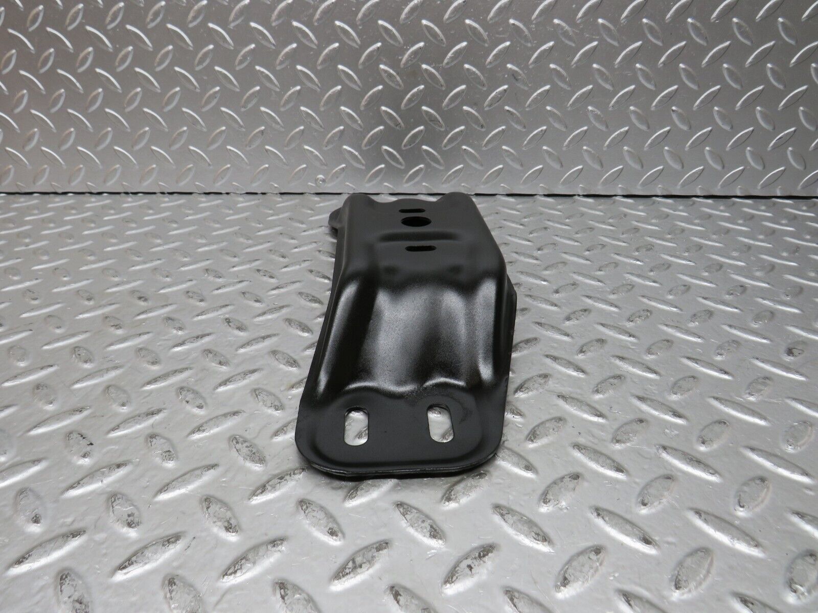 27715 Mercedes-Benz S124 300TE Wagon Gearbox Mount Bracket