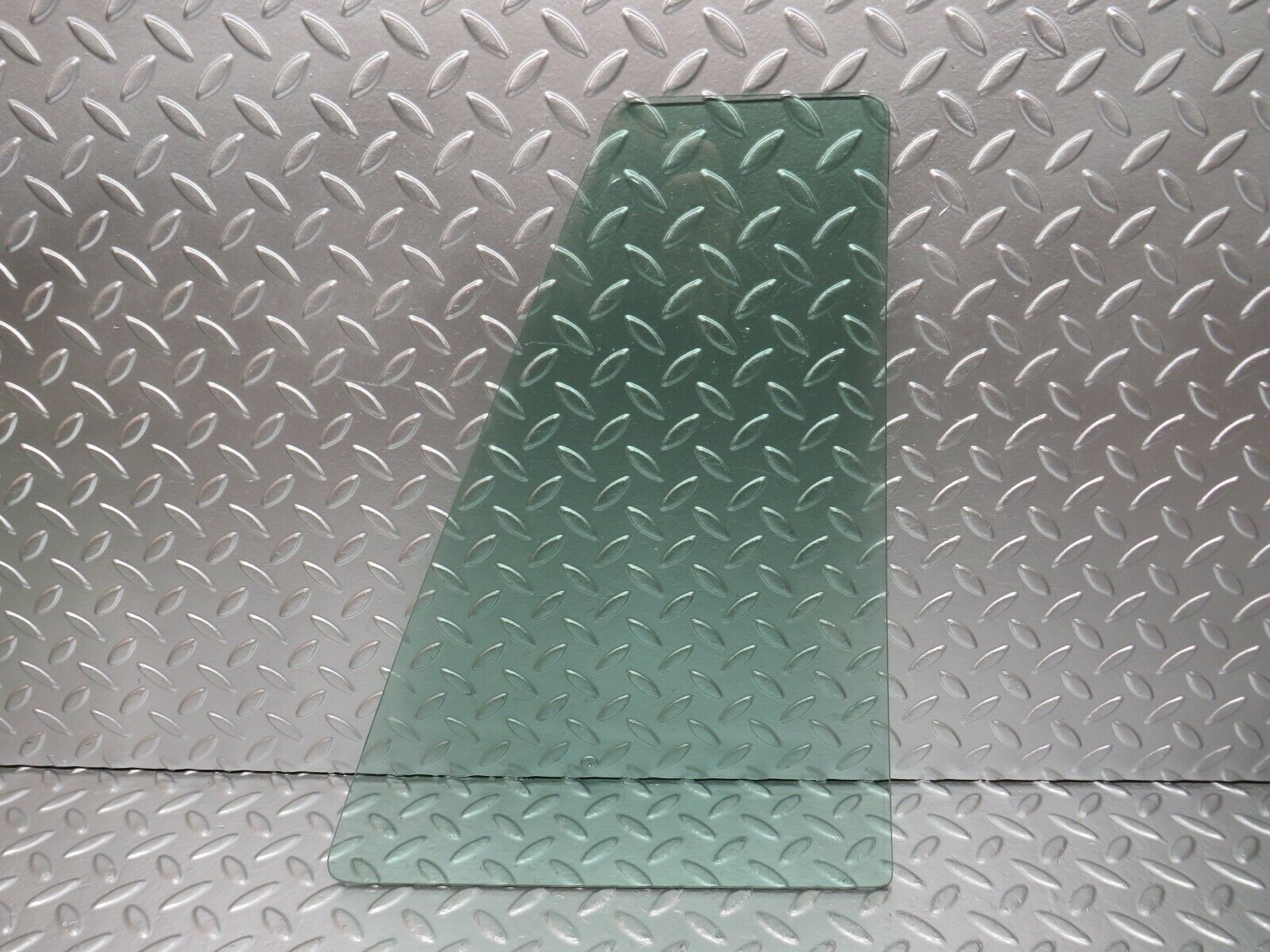 24439 Mercedes-Benz S124 220TE Wagon Rear Right Quarter Glass