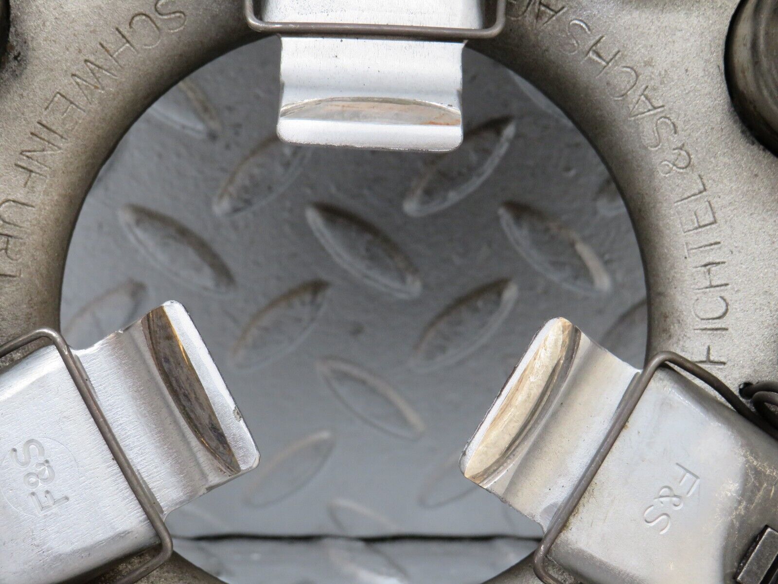 35920 Mercedes-Benz 240D OM616.912 Clutch Pressure Plate YK228KX