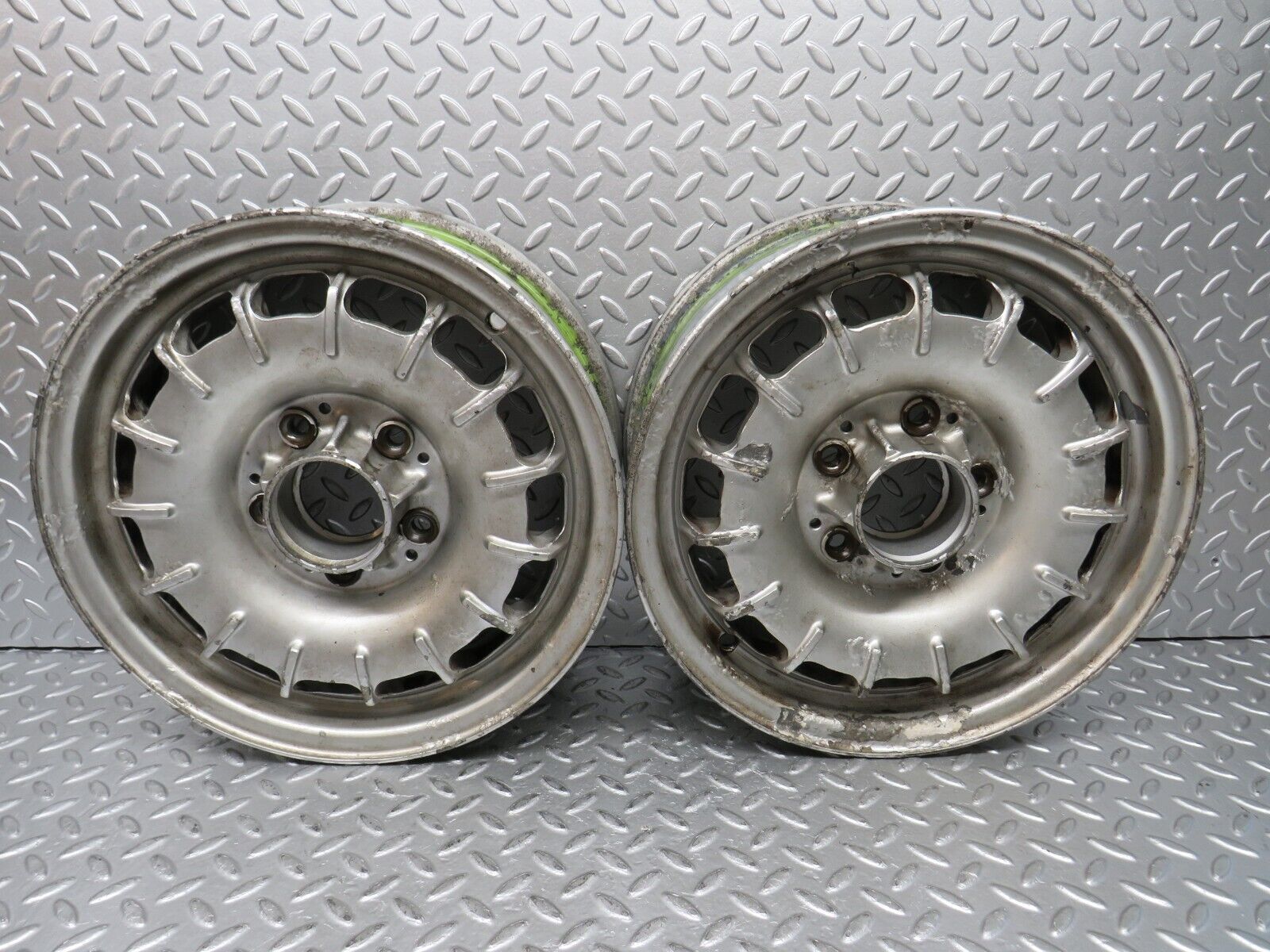 29620 Mercedes-Benz W123 Alloy Wheel Set Mexican Hat 5.5Jx14H2 ET30 1234001702