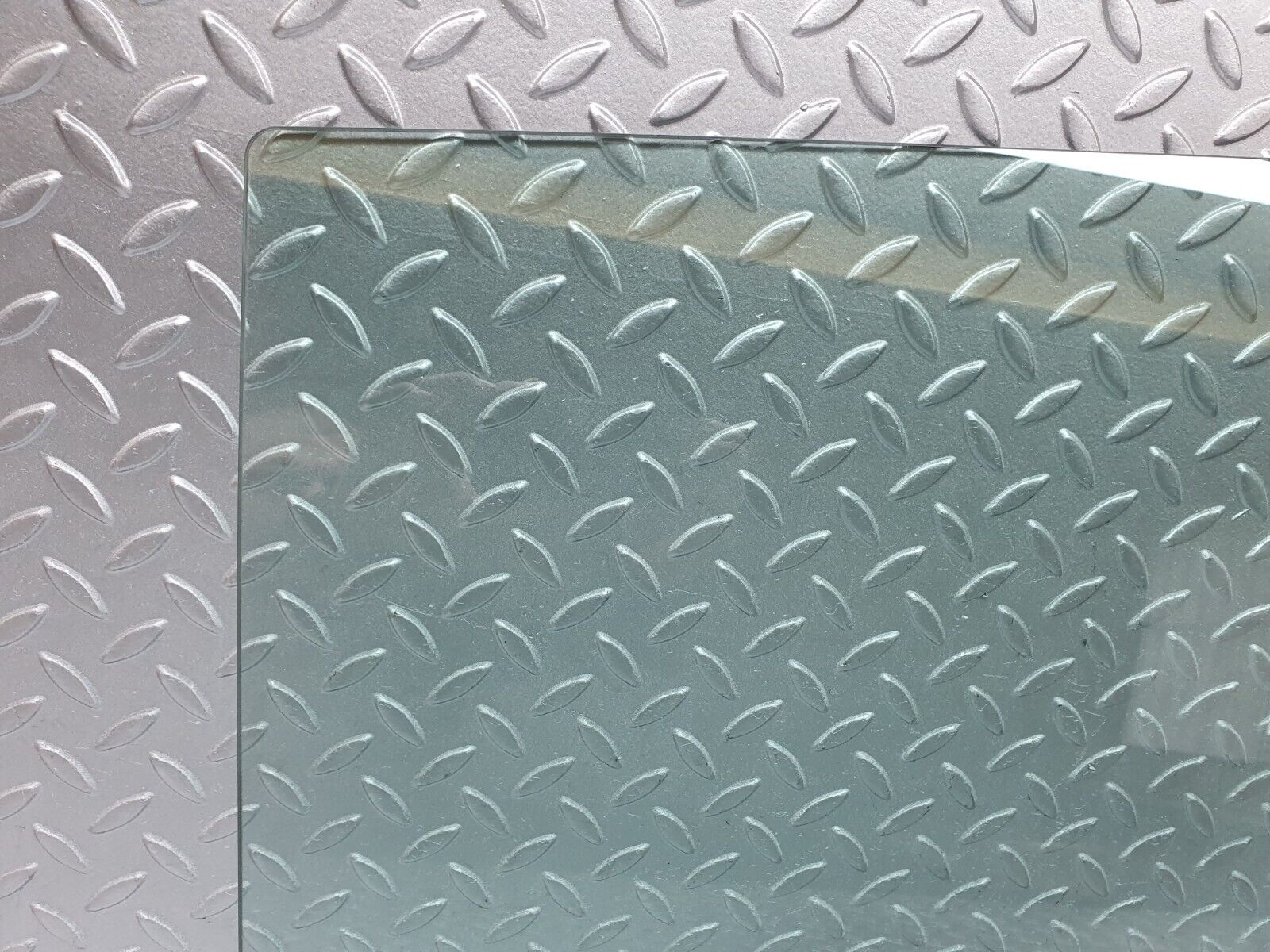 41406 Mercedes-Benz W124 200E Rear Left Door Window Glass