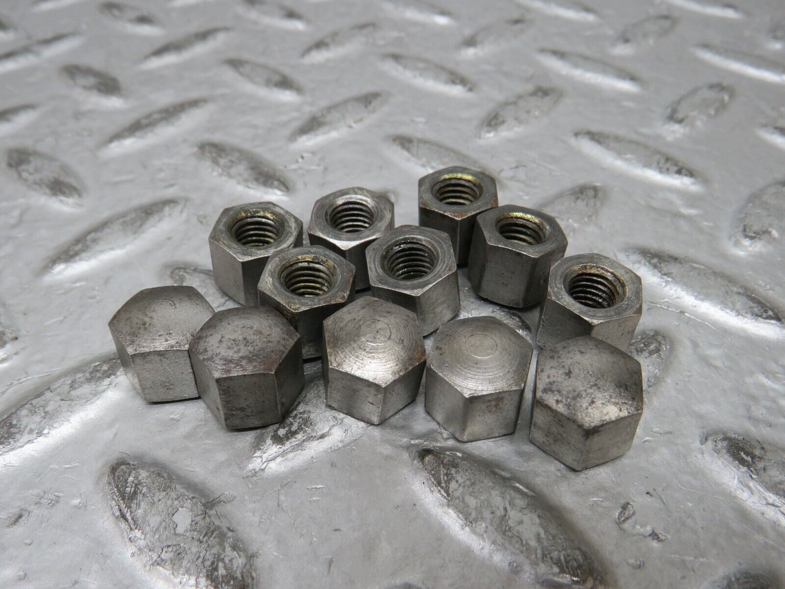 28907 Mercedes-Benz W123 280E Rocker Cover Bolt Set