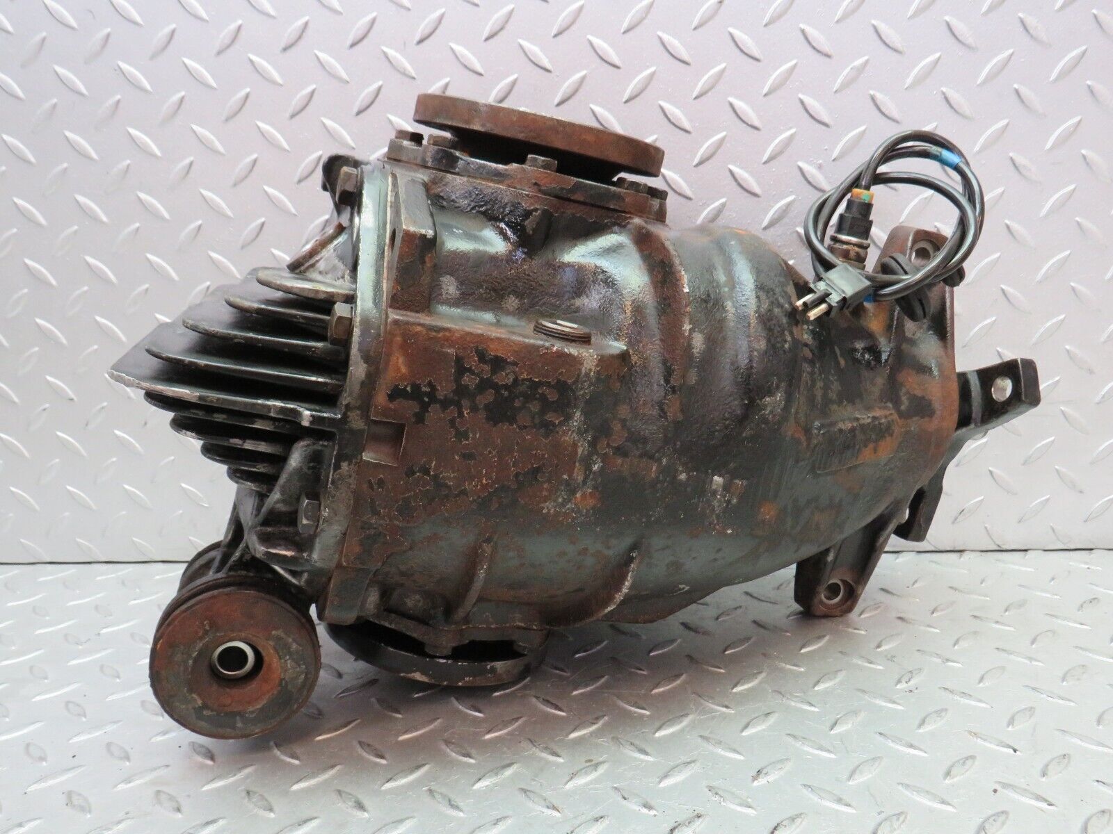 36330 Mercedes-Benz W126 420SE Rear Differential Ratio 2.47 1263511201