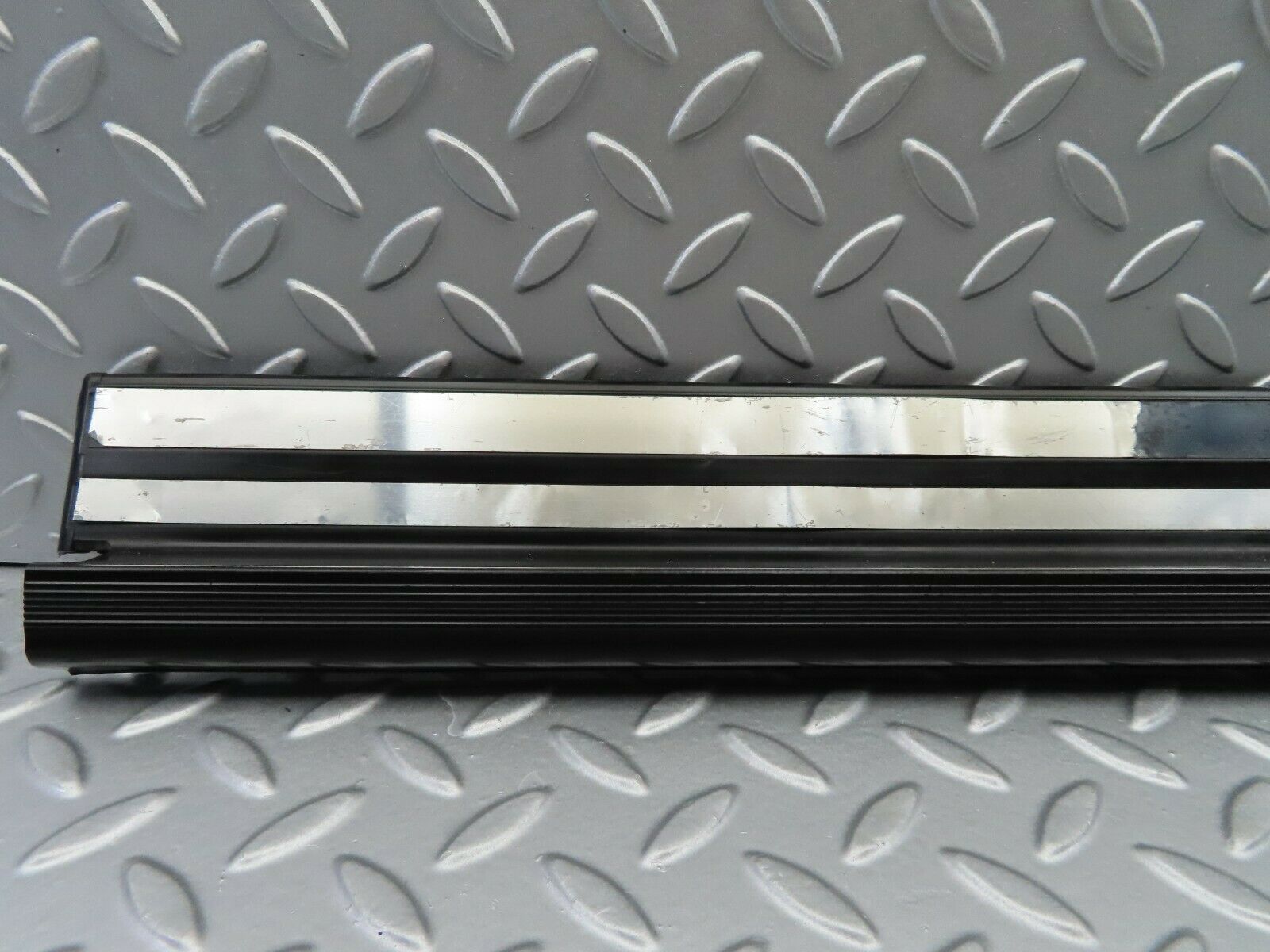 6548 Mercedes-Benz S124 E220 Wagon Front Right Door Sill Trim