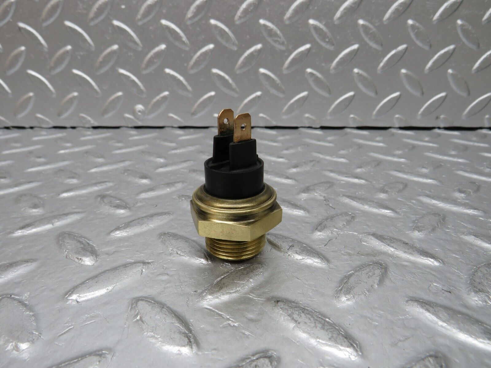 29975 Porsche 924 Radiator Fan Temperature Switch 323959481