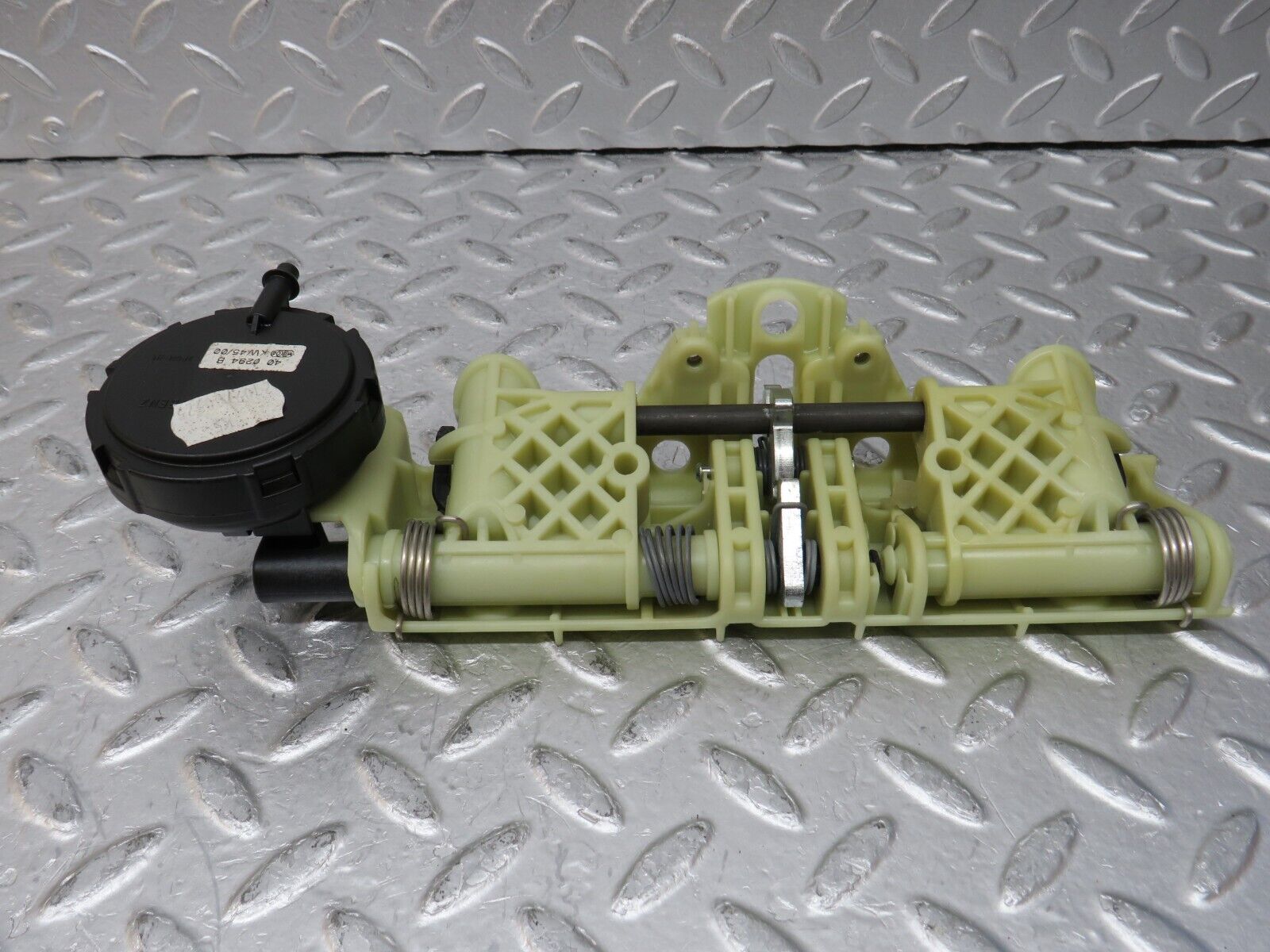 34910 Mercedes-Benz W210 320E Rear Headrest Folding Mechanism 400294B