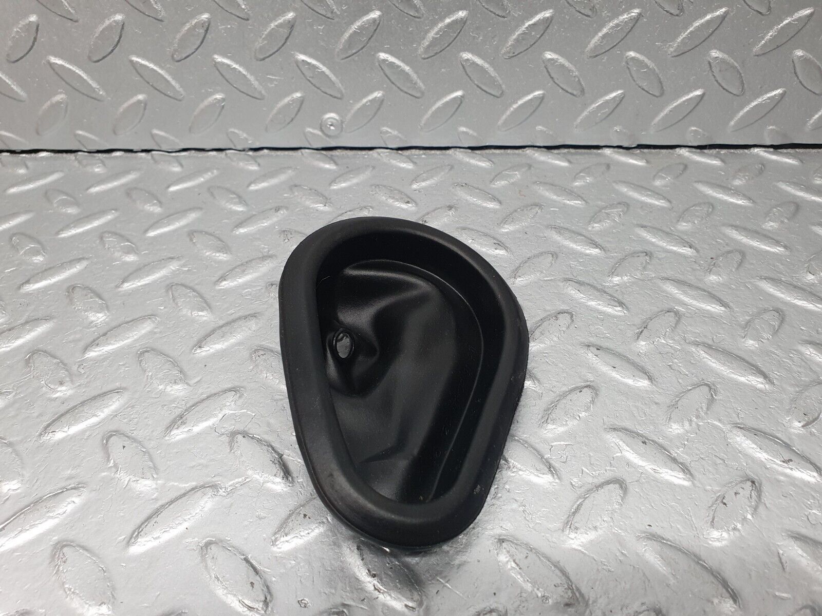 41027 Mercedes-Benz W126 300SE Fuel Tank Rubber Seal 1264710281