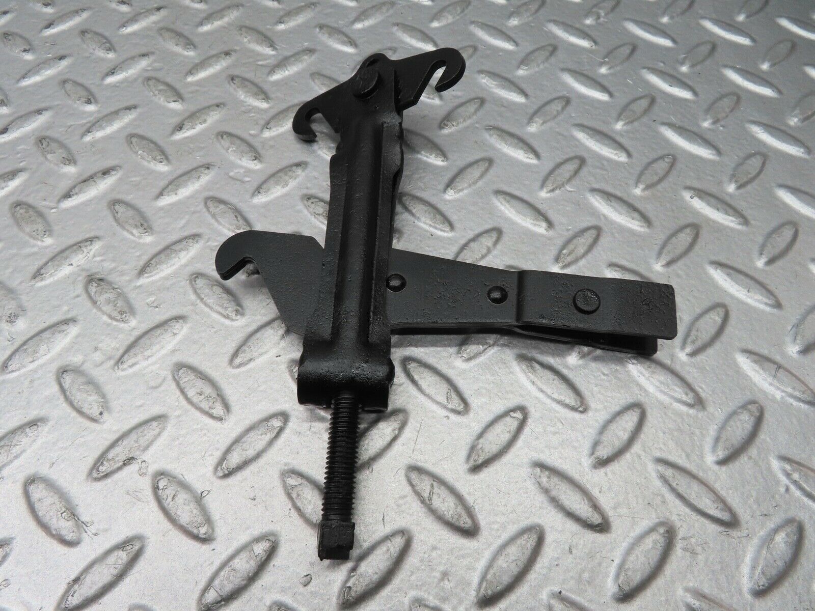 21026 Mercedes-Benz W114 250CE Coupe Handbrake Regulator