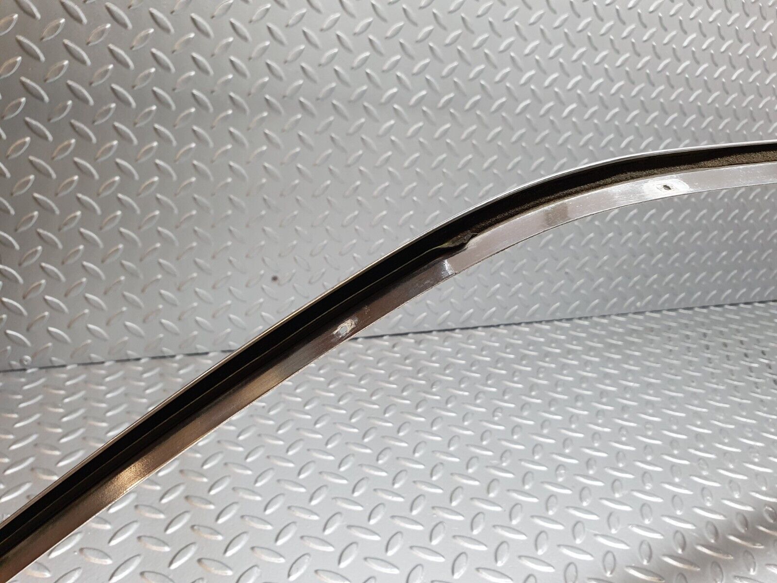 41262 Mercedes-Benz W126 300SE Roof Chrome Trim Left Side