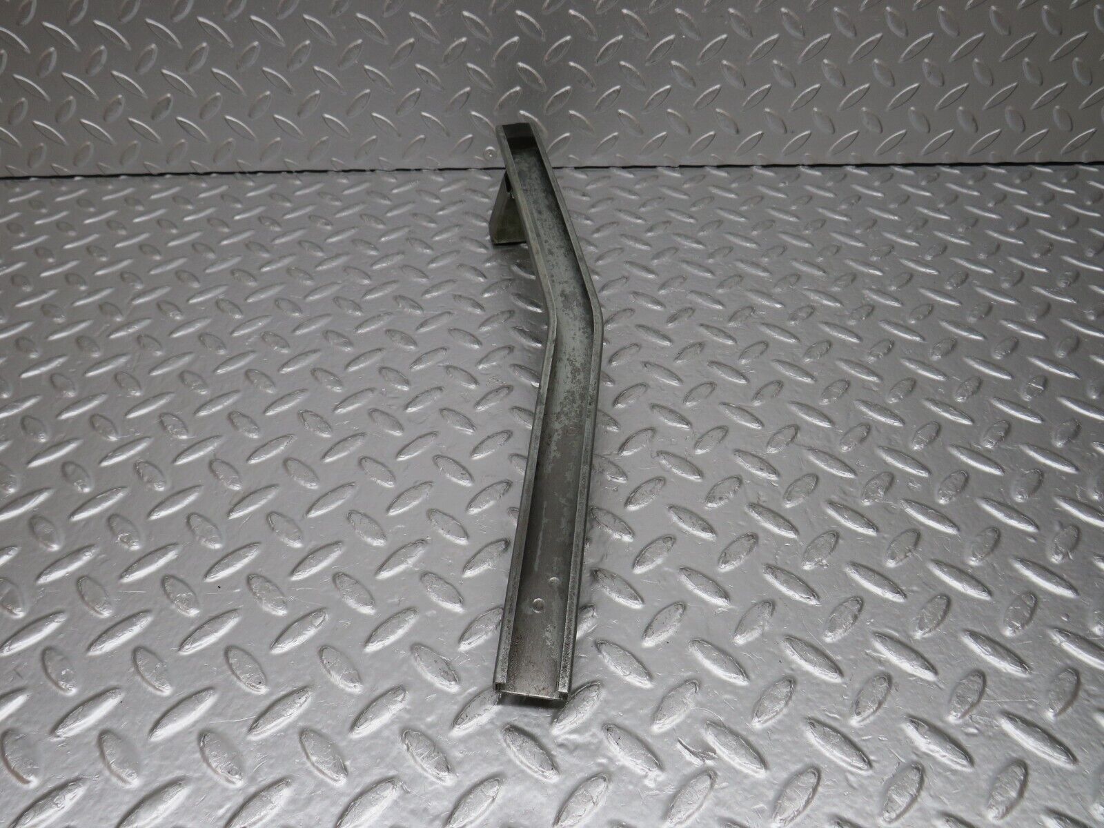 0755 Mercedes-Benz C107 350SLC Coupe Rear Right Window Channel