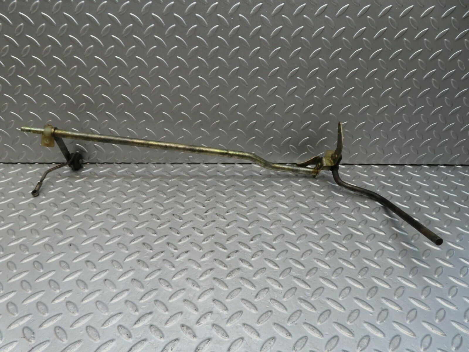 16597 Mercedes-Benz C107 380SLC Accelerator Pedal Linkage
