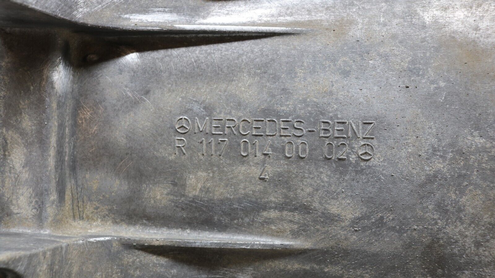 37172 Mercedes-Benz C126 420SEC Coupe Oil Pan Oil Sump 1170140002