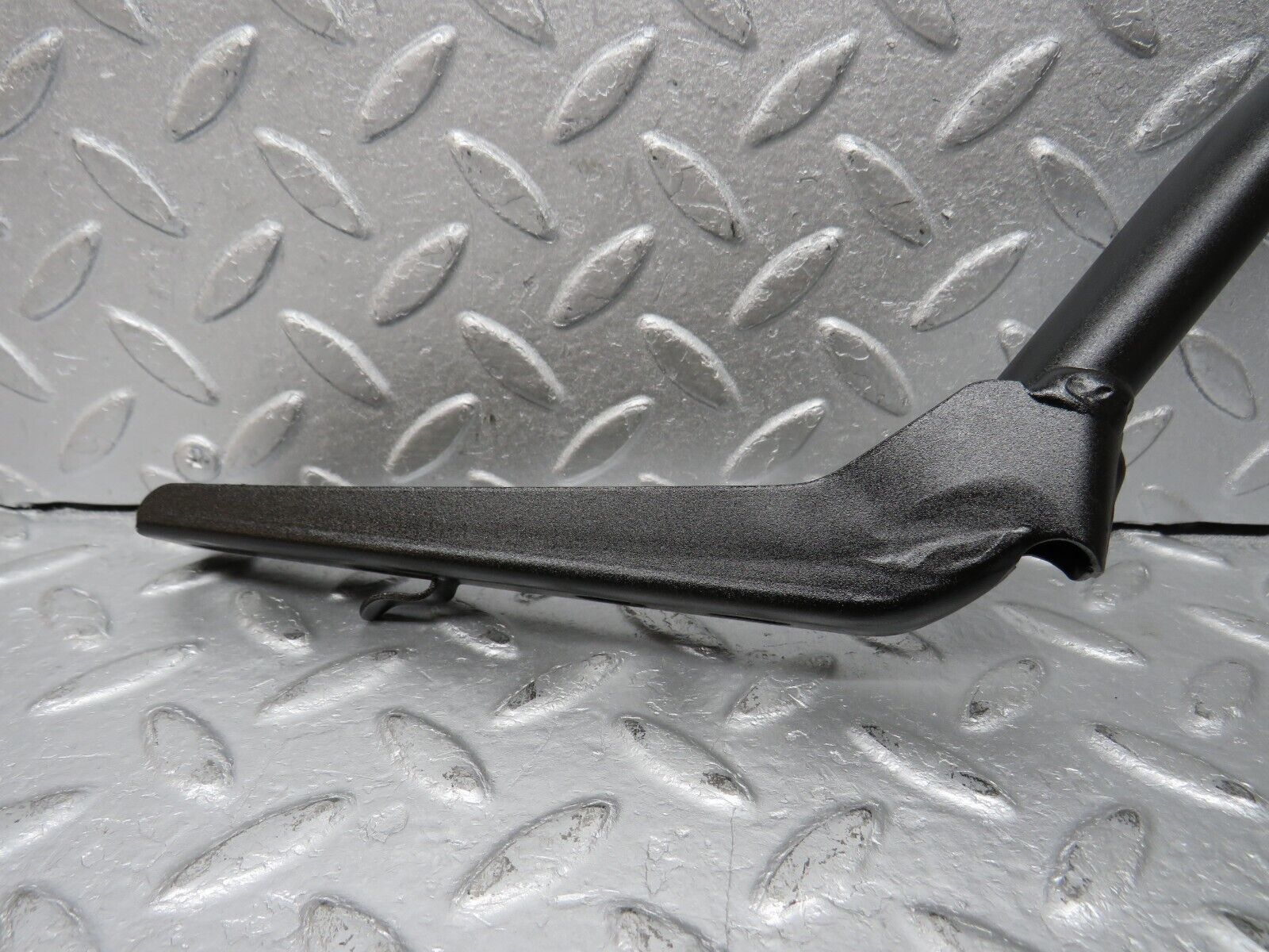 38977 Mercedes-Benz W201 190E 2.6L Trunk Lid Hinge Right Side