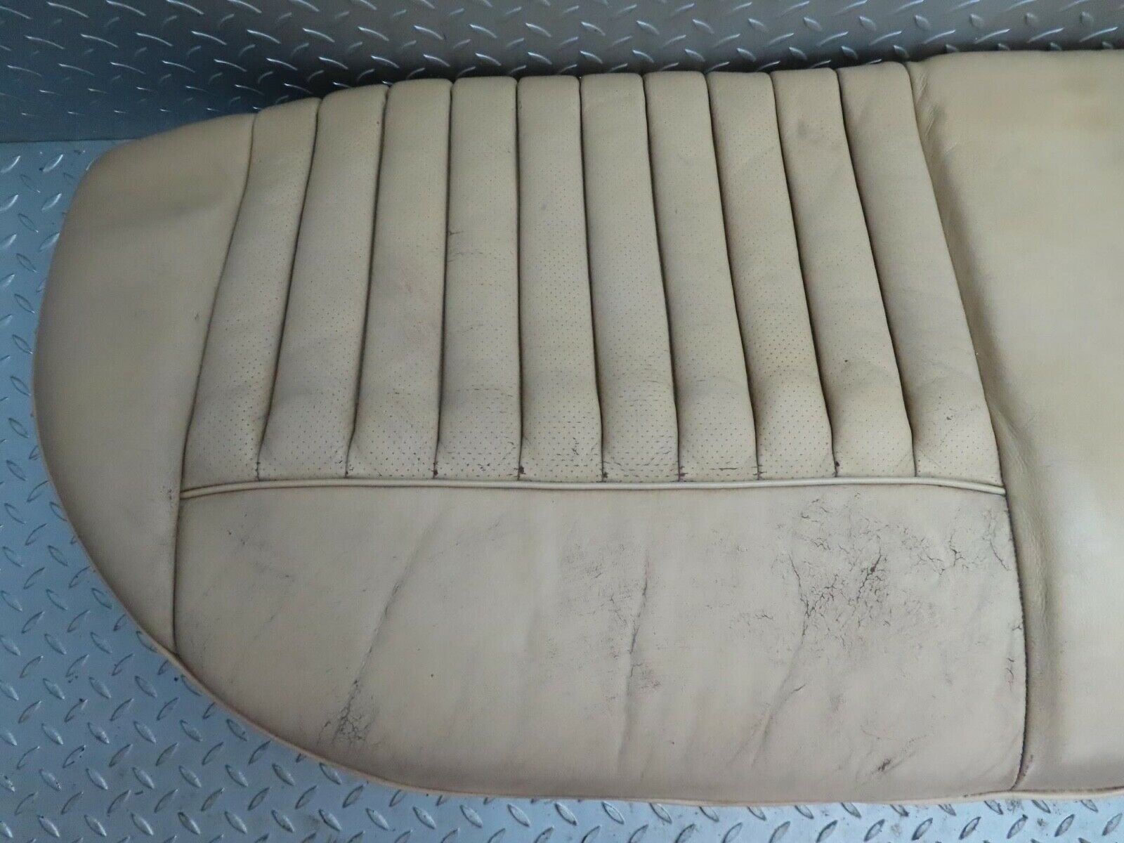 15816 Mercedes-Benz W123 280E Rear Seat Bottom Beige Leather