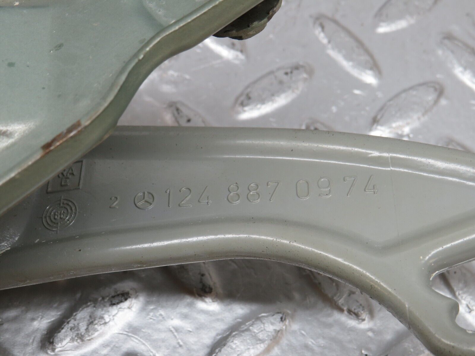 34158 Mercedes-Benz W124 260E Bonnet Hinge Left 1248870974