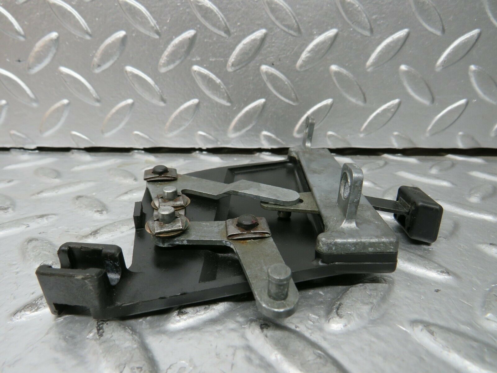 23797 Mercedes-Benz C107 450SLC Coupe Air Vent Control Lever Left 1078300385