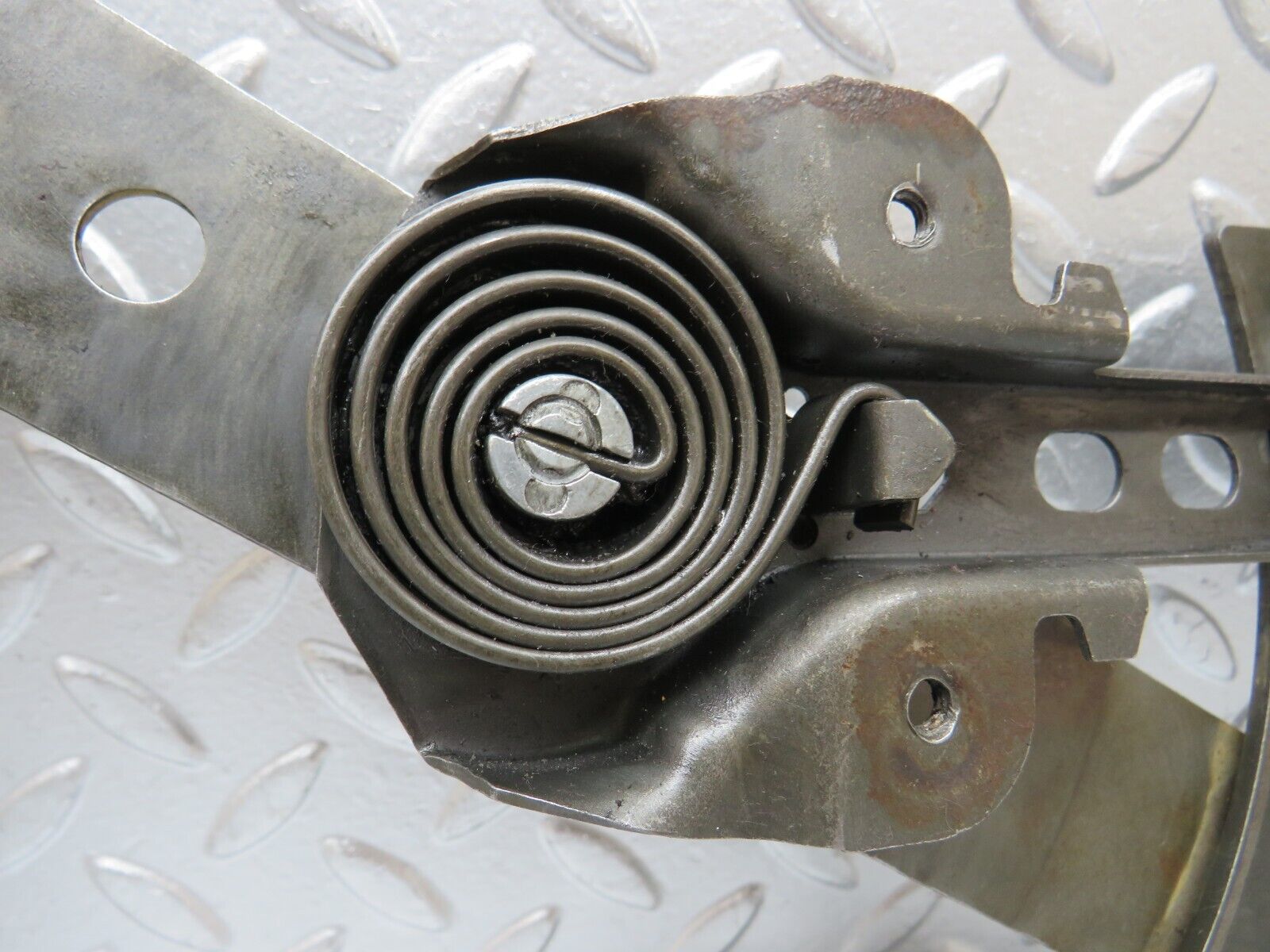 31139 Mercedes-Benz W123 200D Front Right Manual Window Regulator 1237200446