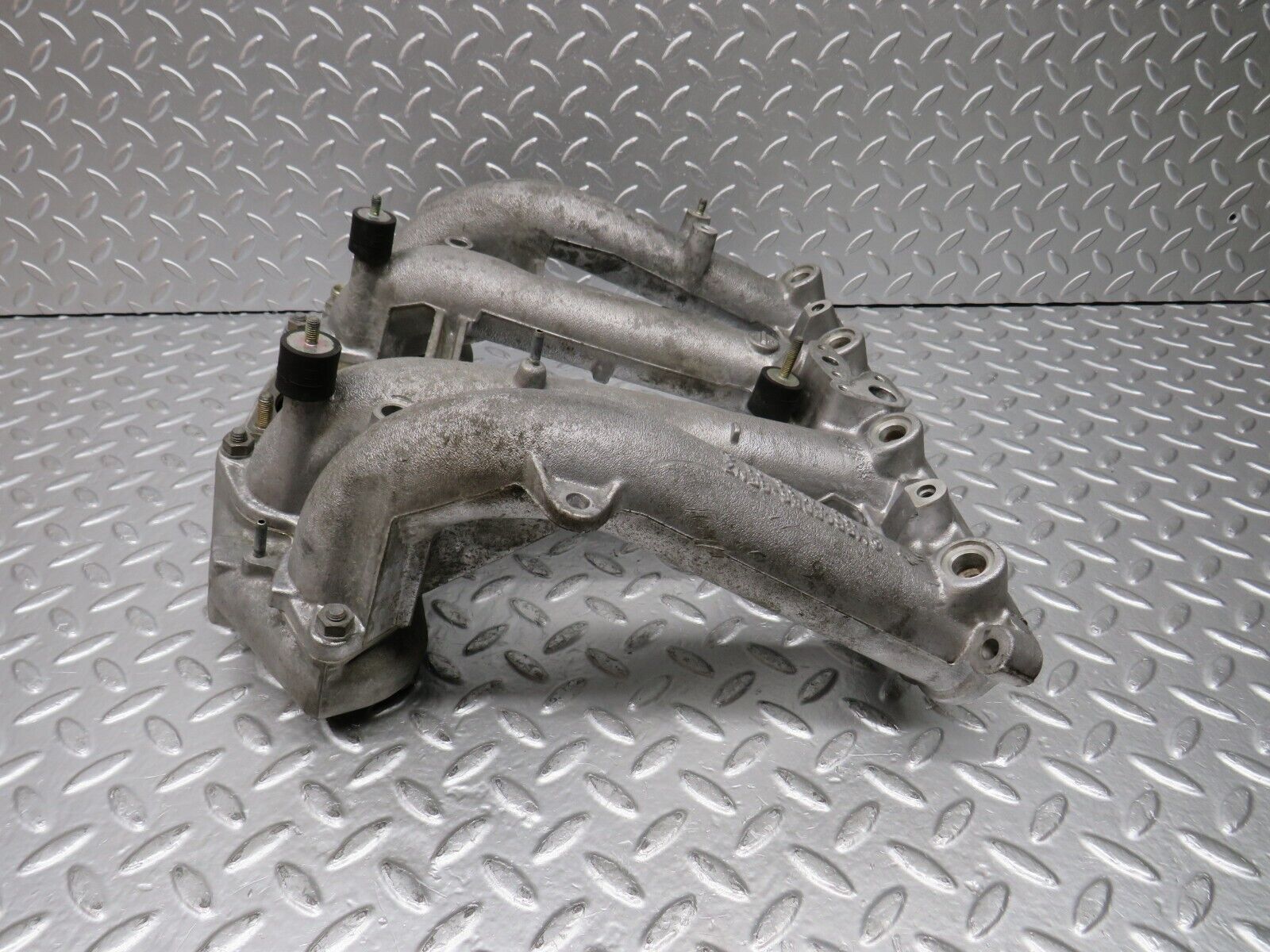 30537 Mercedes-Benz W124 230E Intake Manifold 1021413601