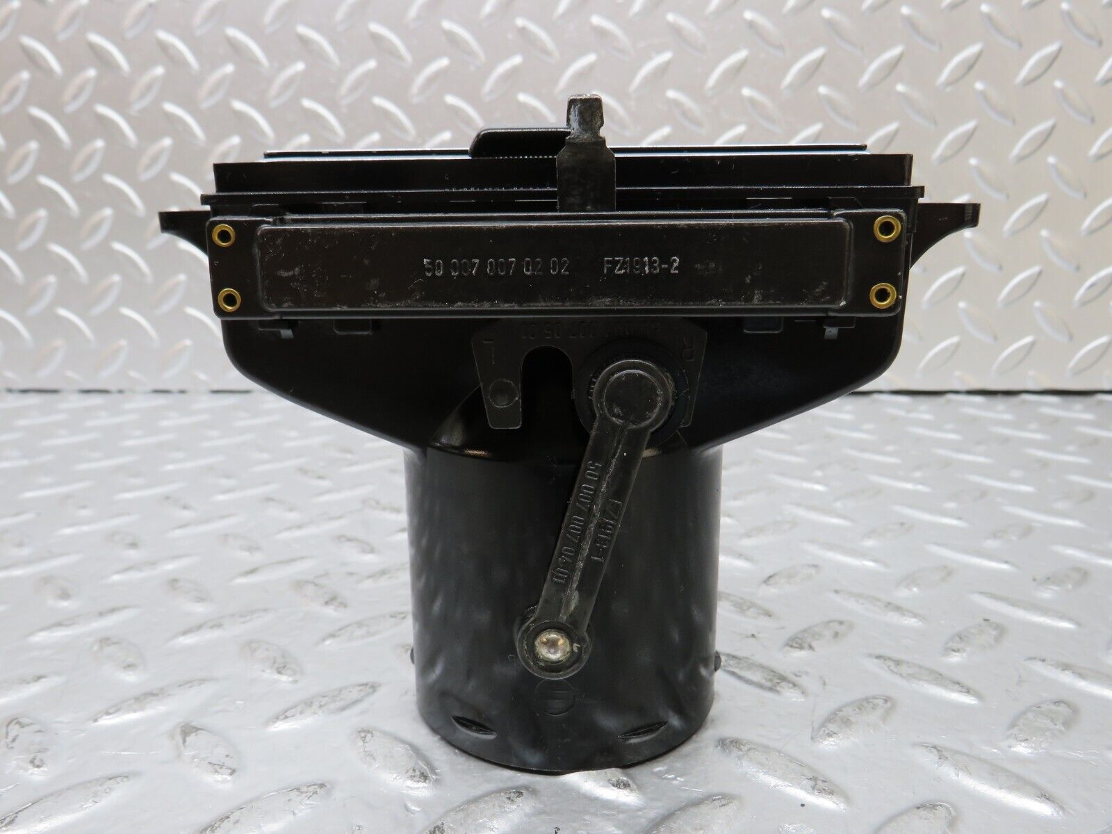 26181 Mercedes-Benz W116 450SE Dashboard Air Vent 1168310130