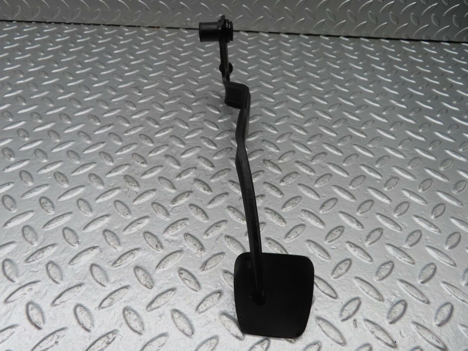 18246 Mercedes-Benz W111 220SE Coupe Clutch Pedal