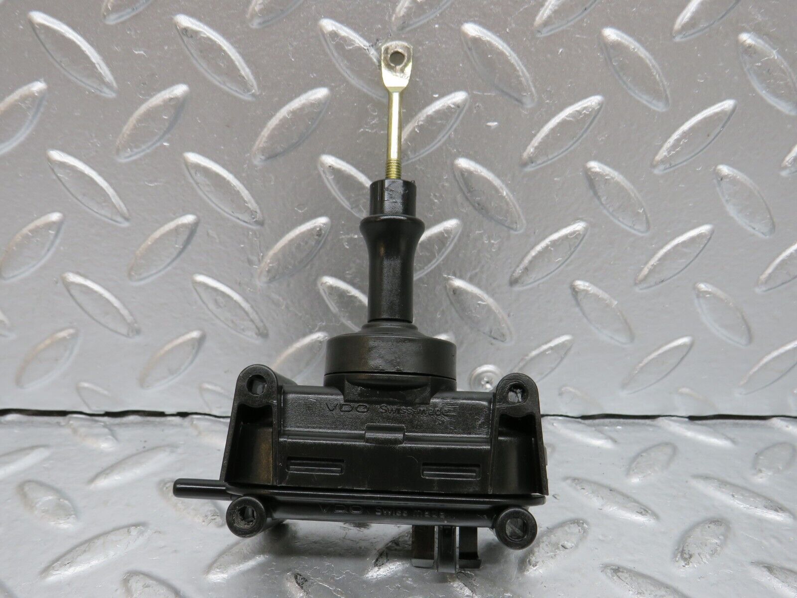 29378 Mercedes-Benz W124 230E Door Lock Vacuum Actuator Rear Right 0008007975