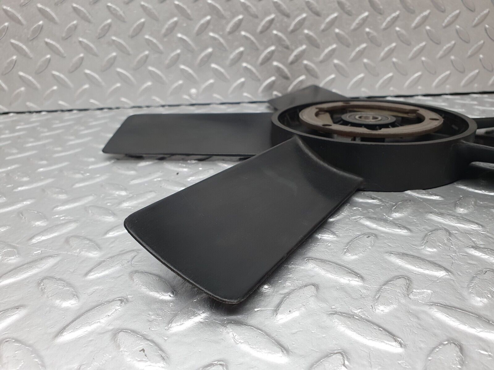 41413 Mercedes-Benz W124 200E Engine Cooling Fan 1022050306 1022001323