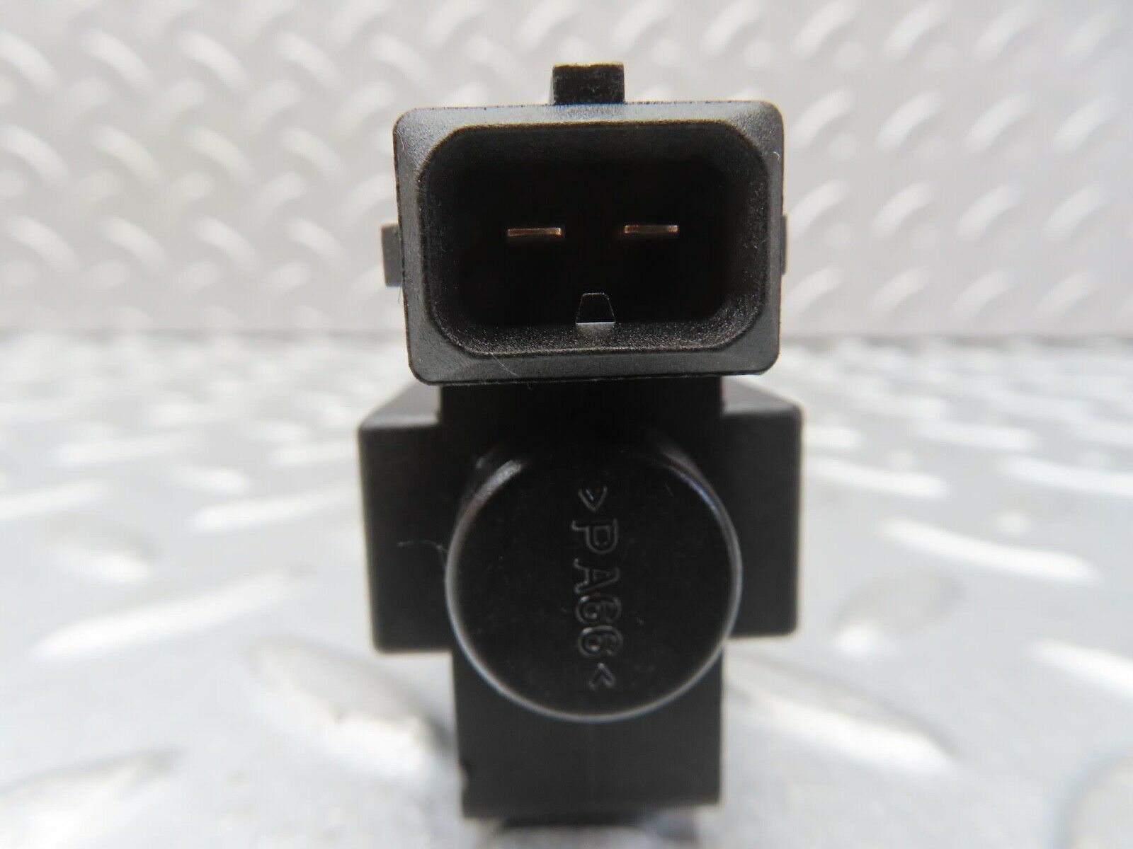 13407 Mercedes-Benz W220 S430 Vacuum Valve Pierburg 0025401897