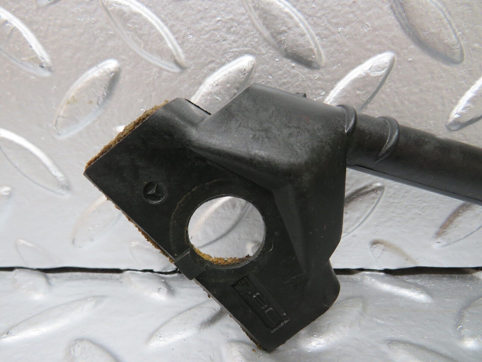 25635 Mercedes-Benz W123 200 Wiper Mechanism Tray Water Drain