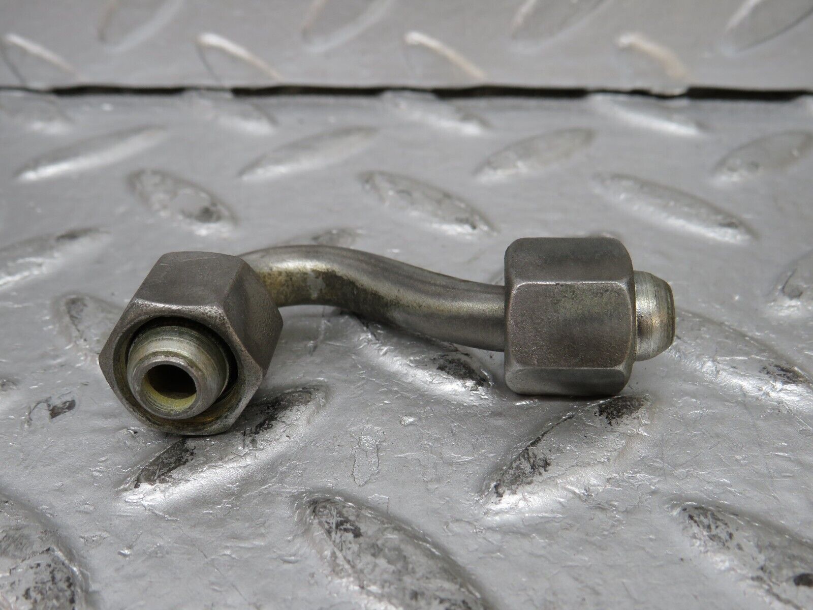 32720 Mercedes-Benz S124 300TE Wagon Fuel Hose Pipe