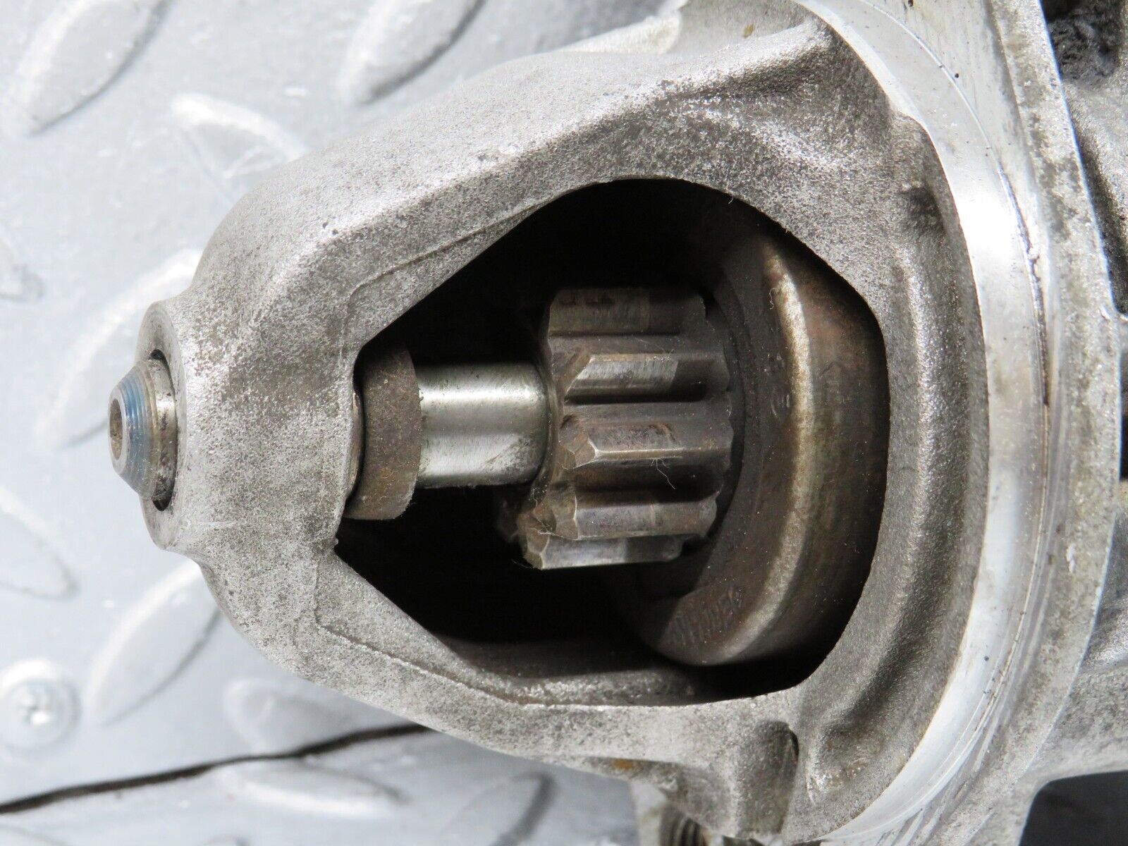 38898 Mercedes-Benz W201 190E 2.6L Starter Motor Bosch 0001110016