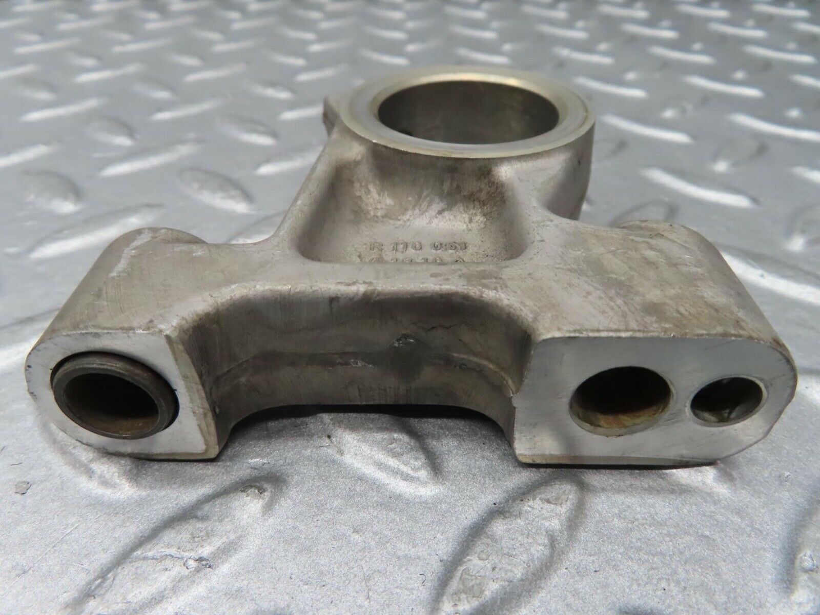 16548 Mercedes-Benz C107 350SLC Coupe Camshaft Tower Bearing 1160511810