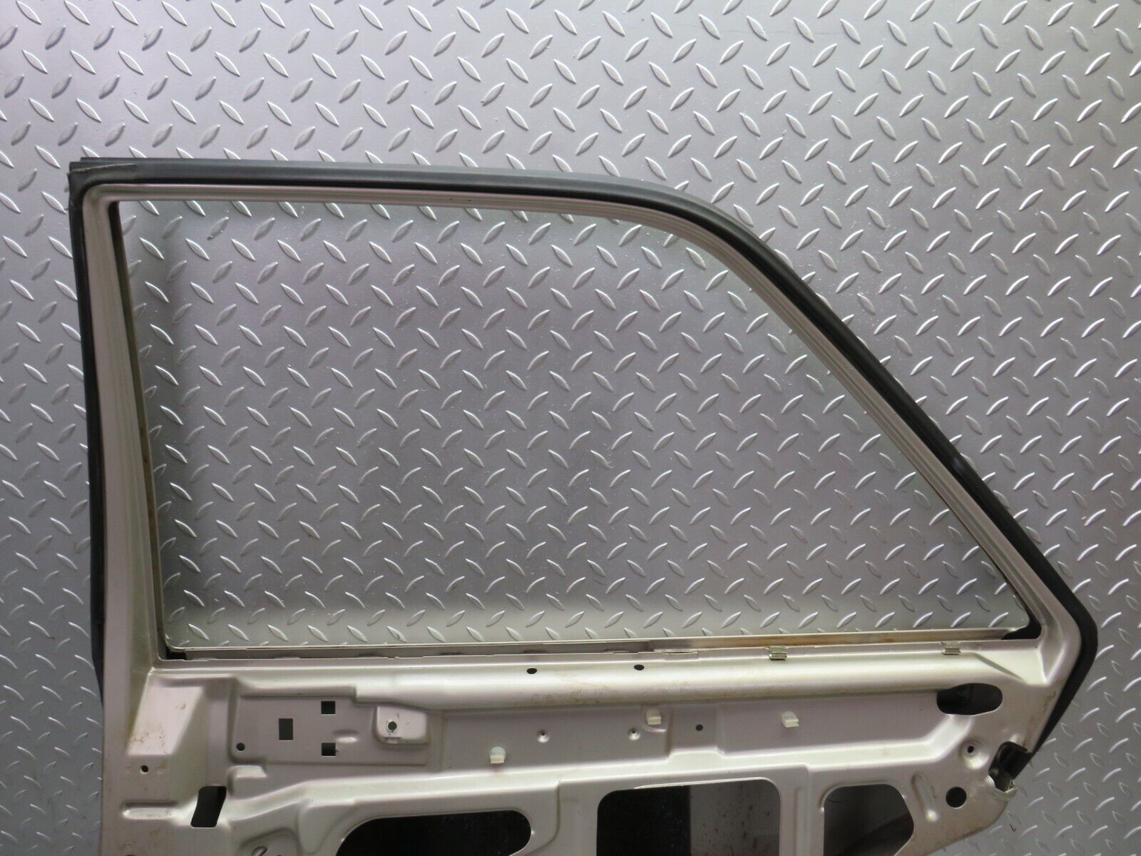 33842 Mercedes-Benz W201 190E 2.0L Rear Right Door
