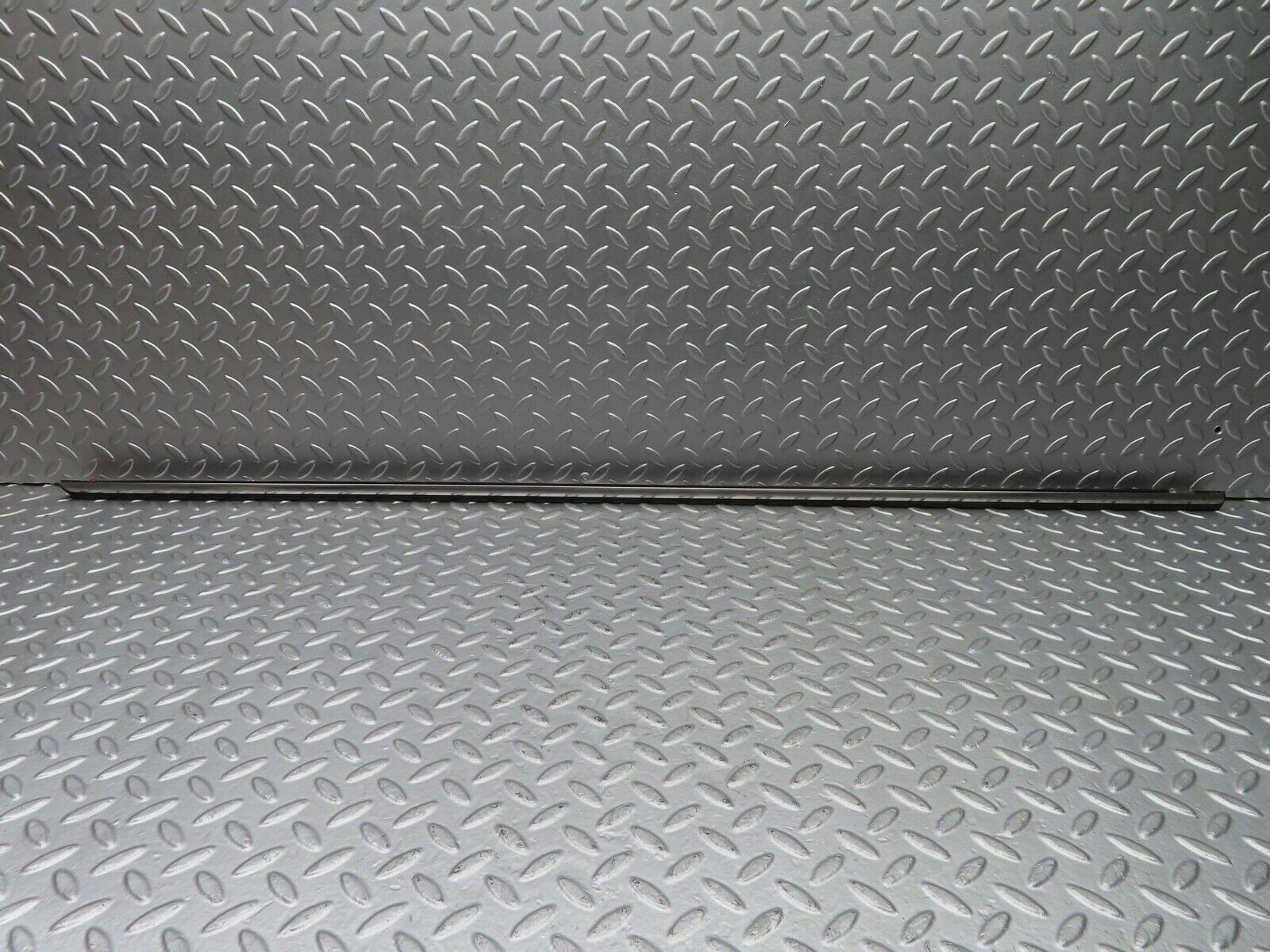 20962 Mercedes-Benz W114 250CE Coupe Left Door Centre Moulding Trim