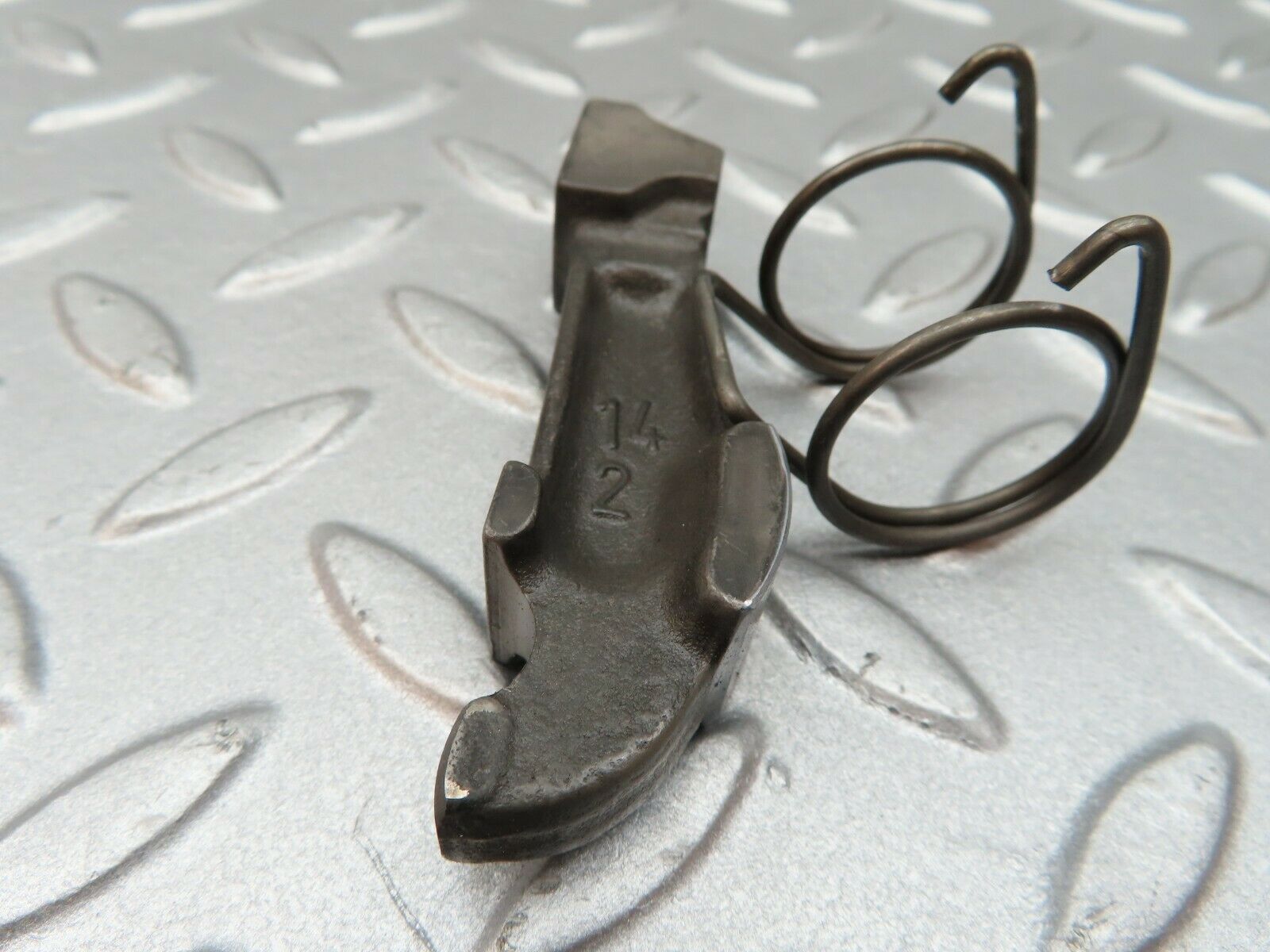 3530 Mercedes-Benz W108 280SE Valve Rocker Arm With Retaining Spring