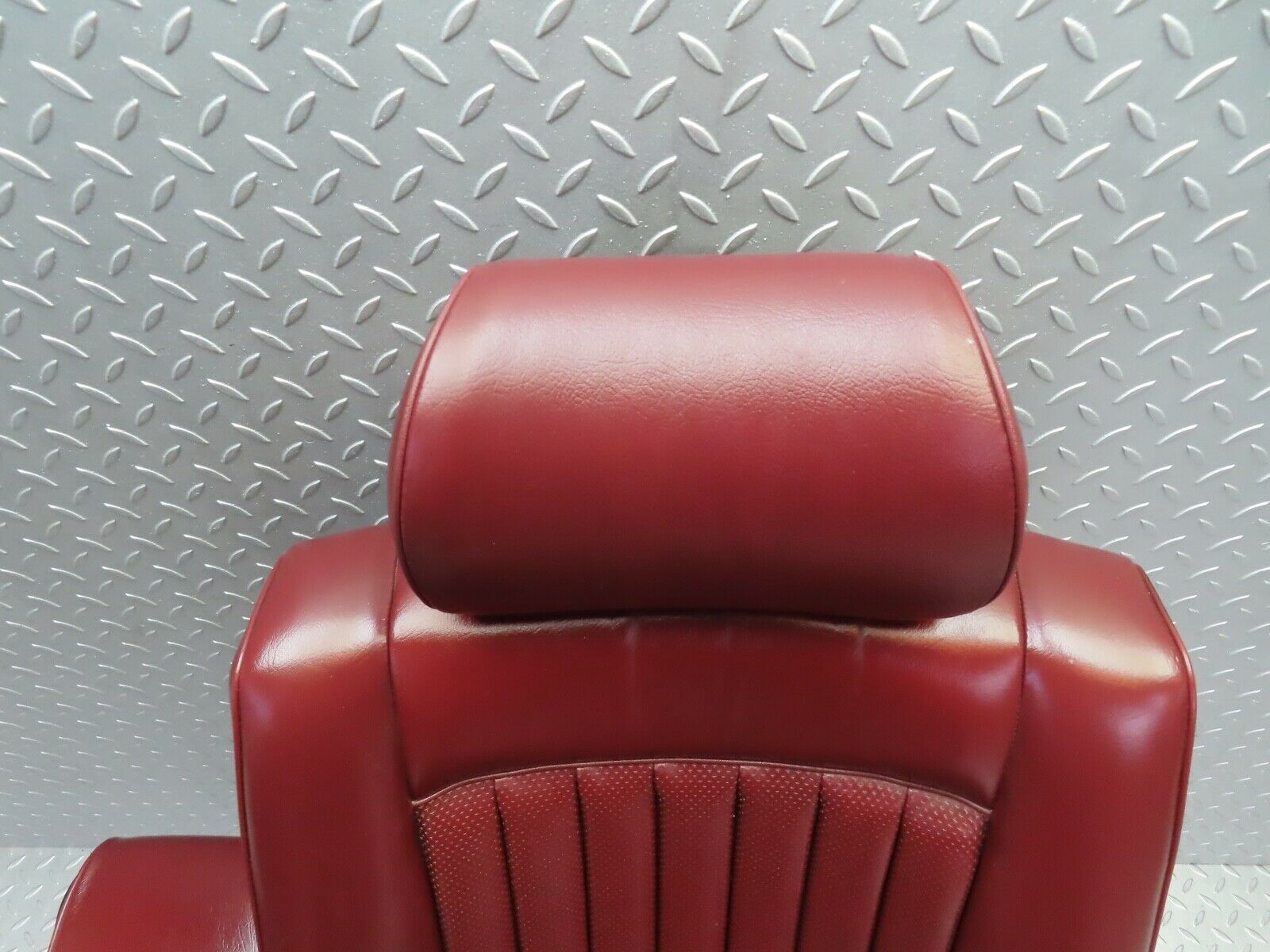 21532 Mercedes-Benz W126 300SE Front Left Seat Red Leather 1269102650