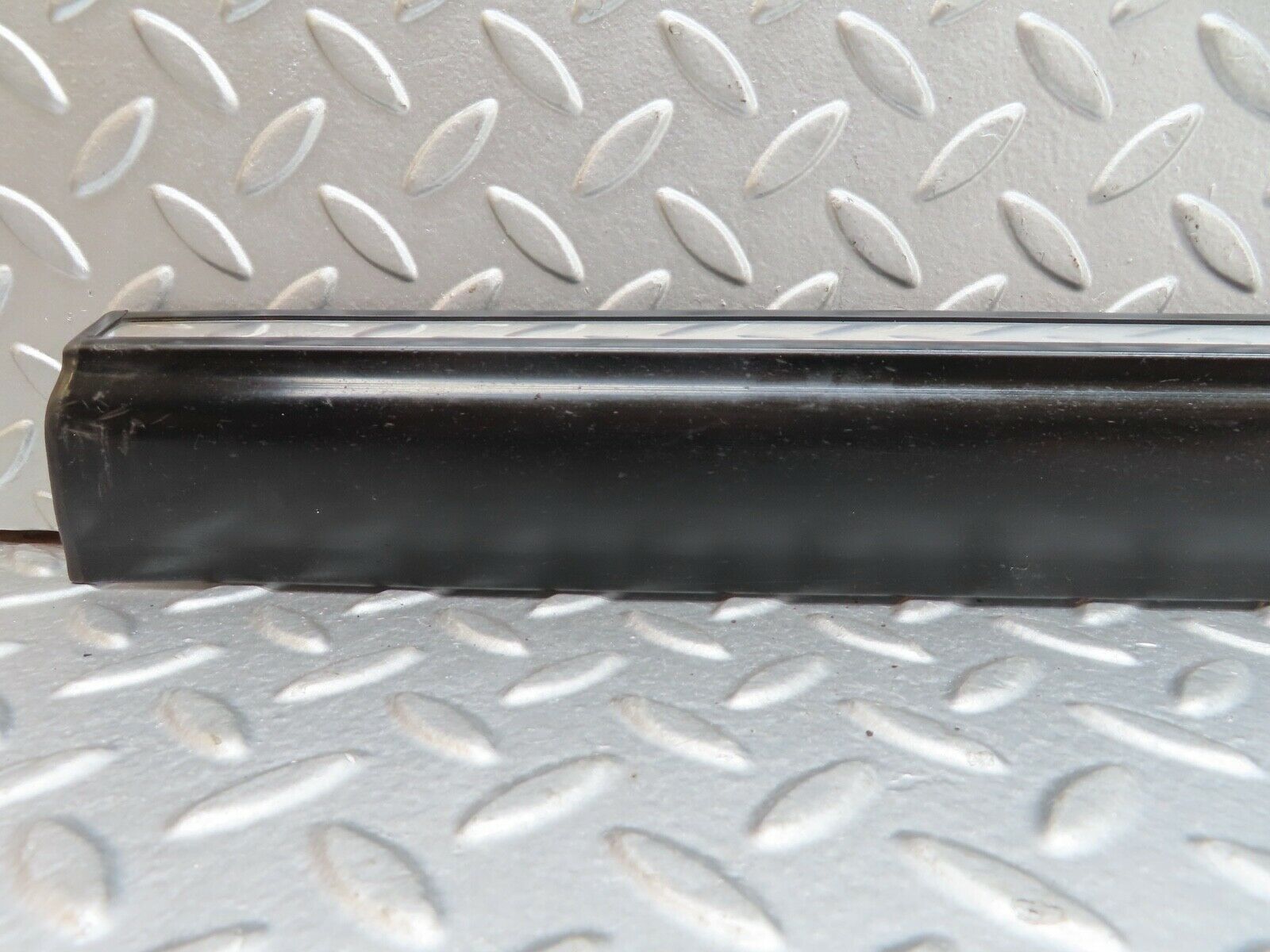 19227 Mercedes-Benz W123 300D Front Right Door Lower Moulding Trim