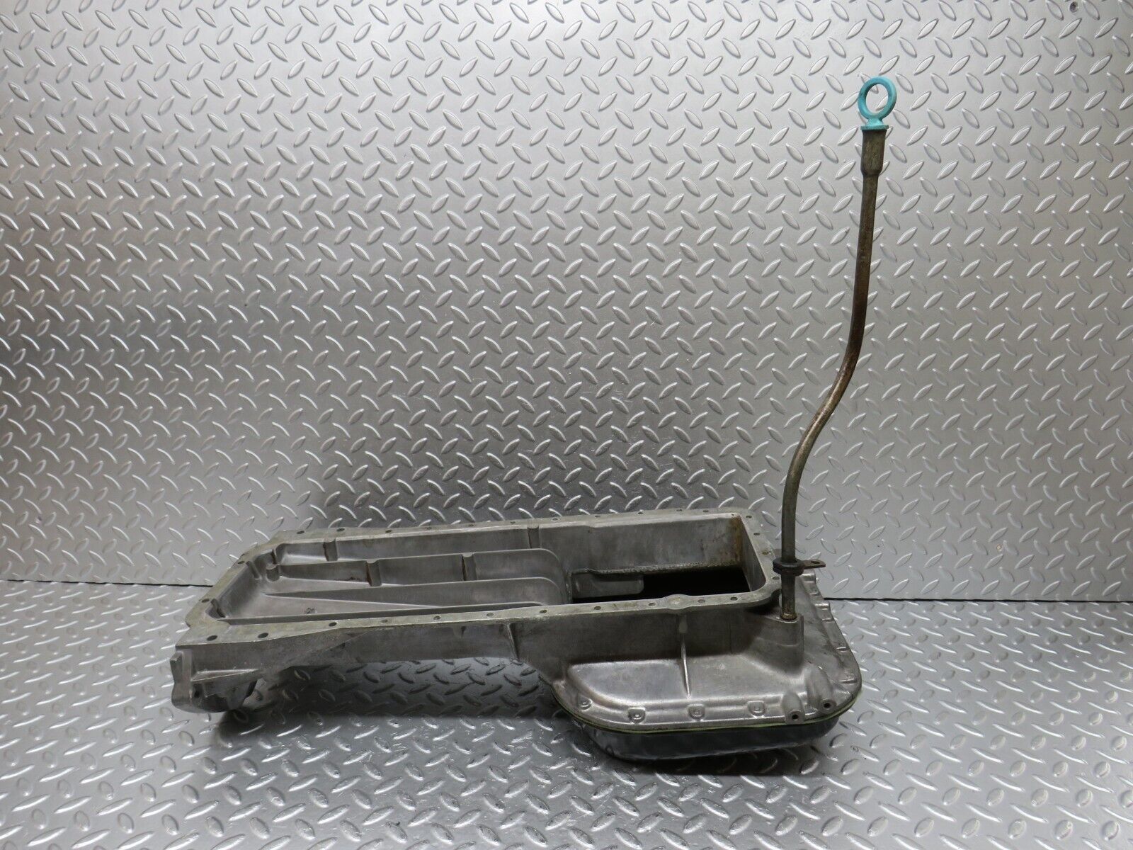 34530 Mercedes-Benz C126 380SEC Coupe Oil Pan Oil Sump 1170140002