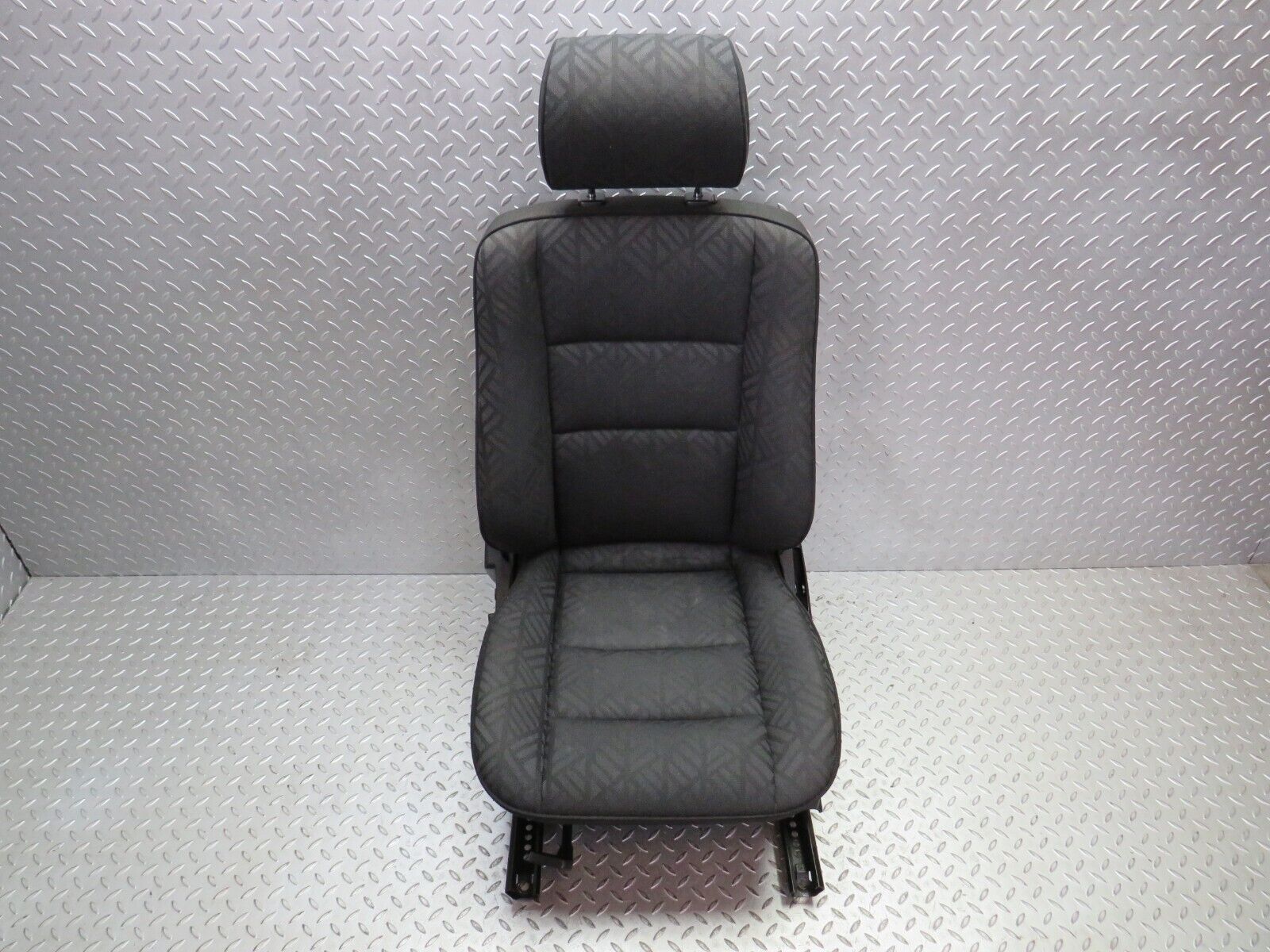 33348 Mercedes-Benz W202 C180 Front Left Passenger Seat 2029101450