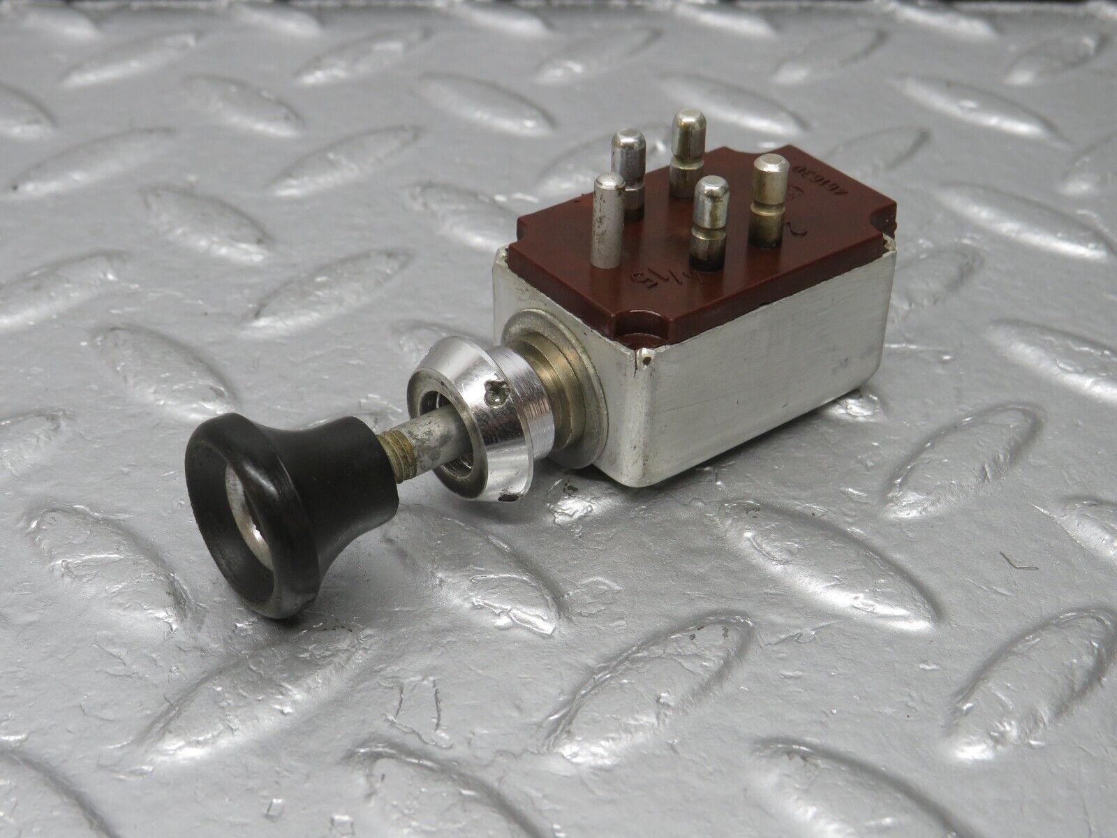 40319 Mercedes-Benz W110 230 Windscreen Wiper Pull Switch 461630