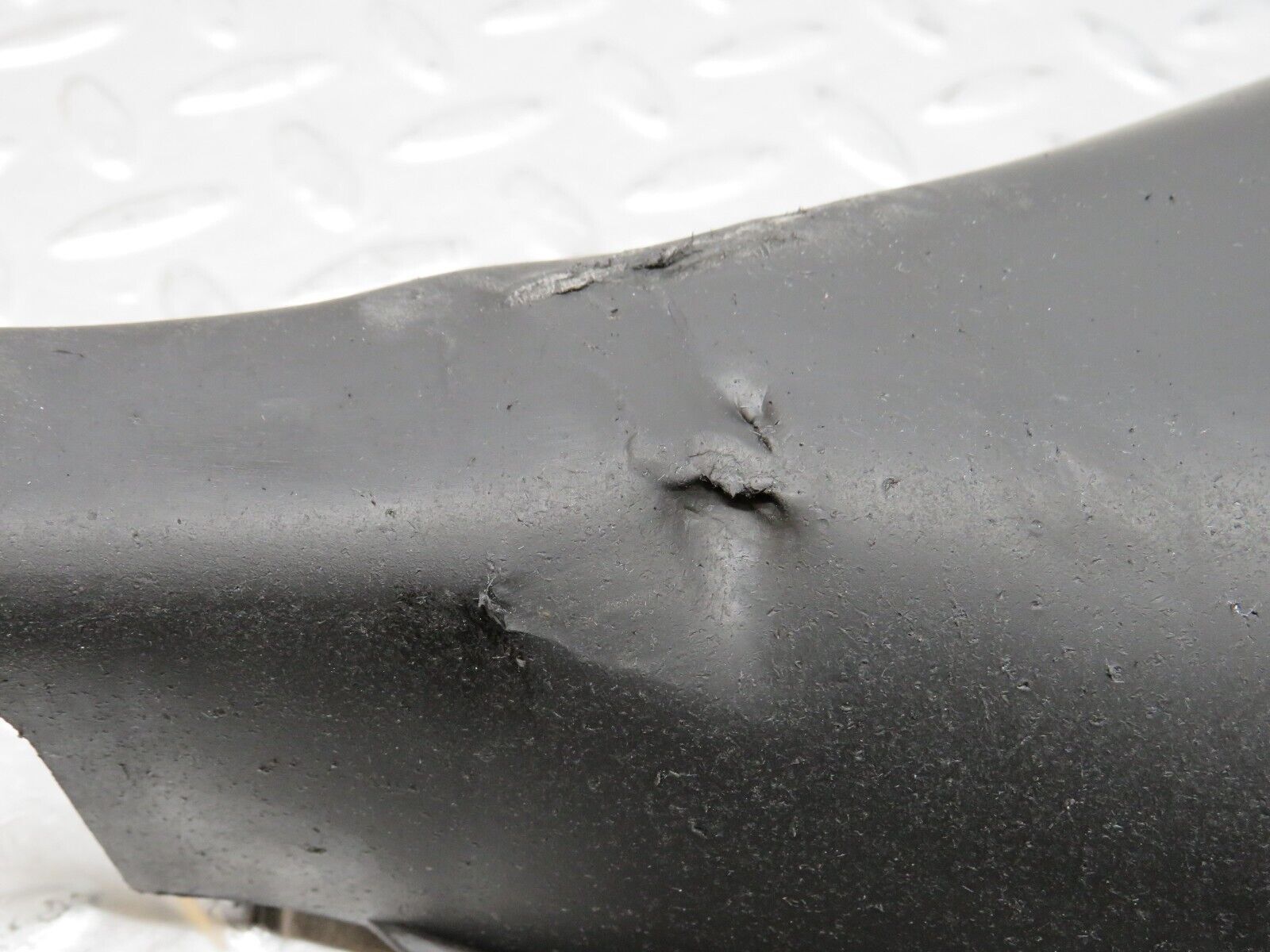 36460 Mercedes-Benz W201 190E 2.0L Rear Control Arm Cover 1243520088