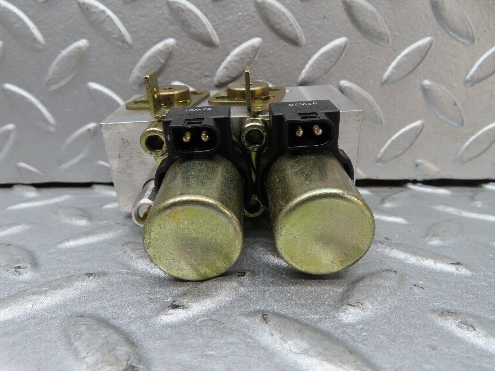 17471 Mercedes-Benz R129 300SL Coupe Soft Top Hydraulic Valve Block 1298002278