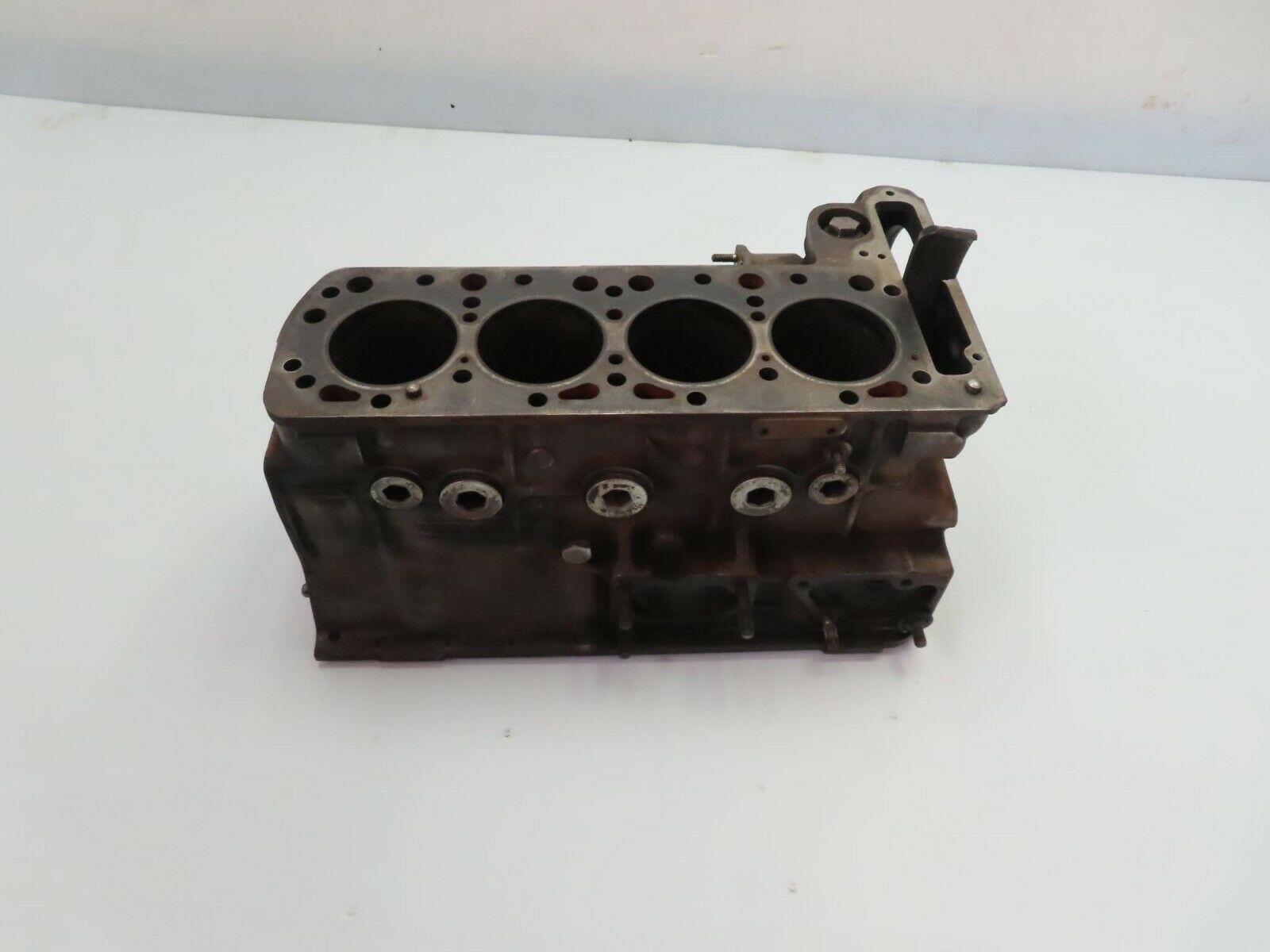 9538 Mercedes-Benz W115 Engine Block OM615 6150111801