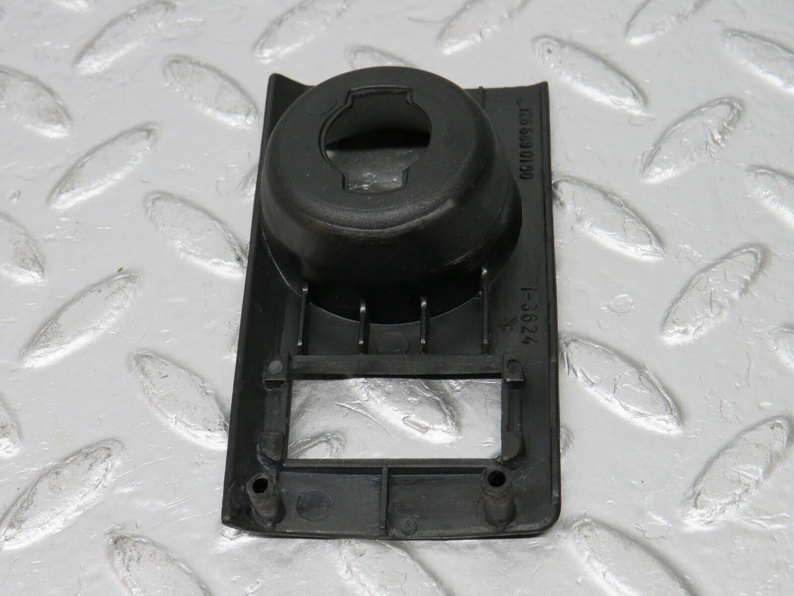 34351 Mercedes-Benz C126 380SEC Headlight Switch Cover Trim Surround 126689018