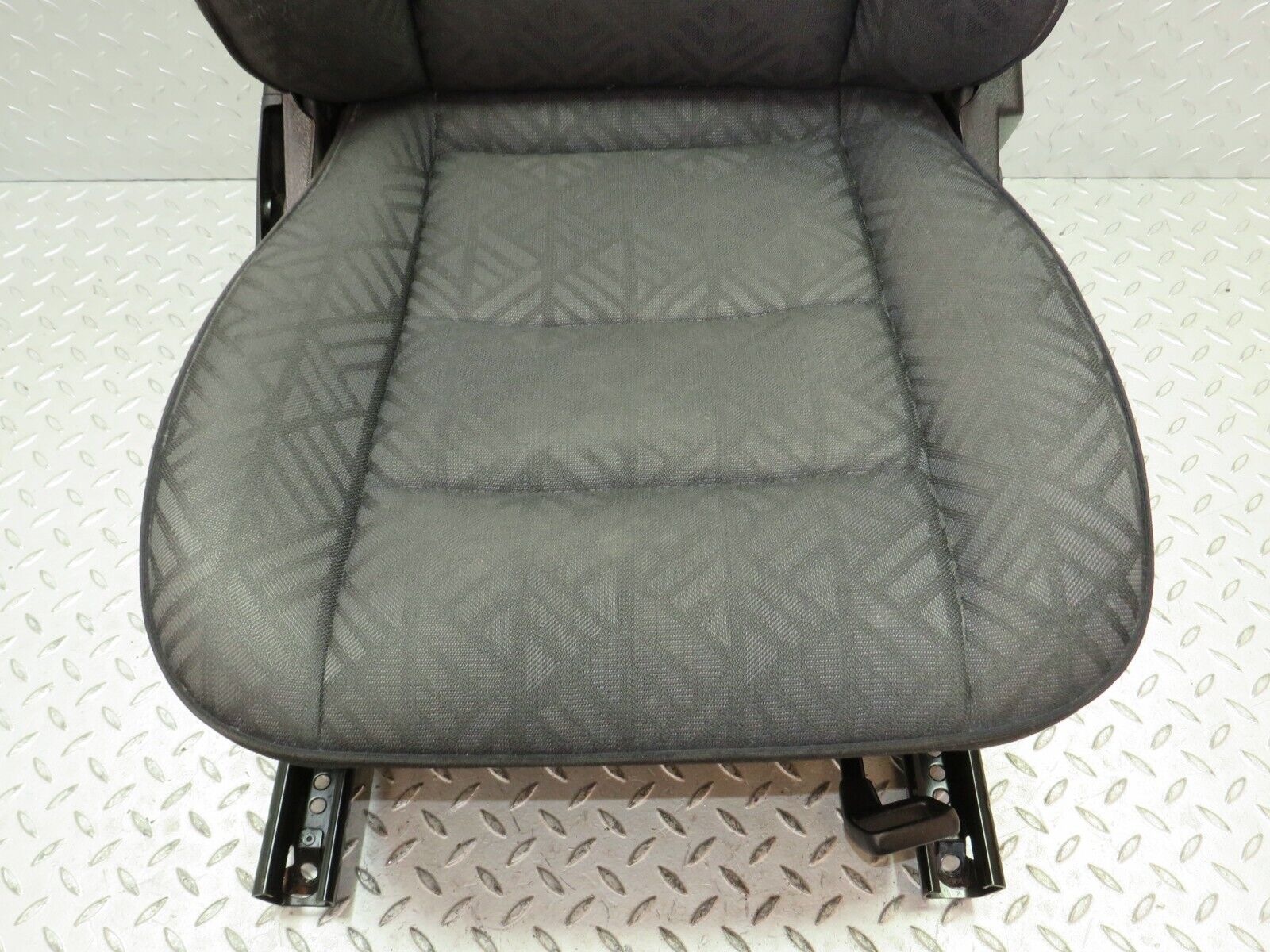 33349 Mercedes-Benz W202 C180 Front Right Driver Seat 2029101450