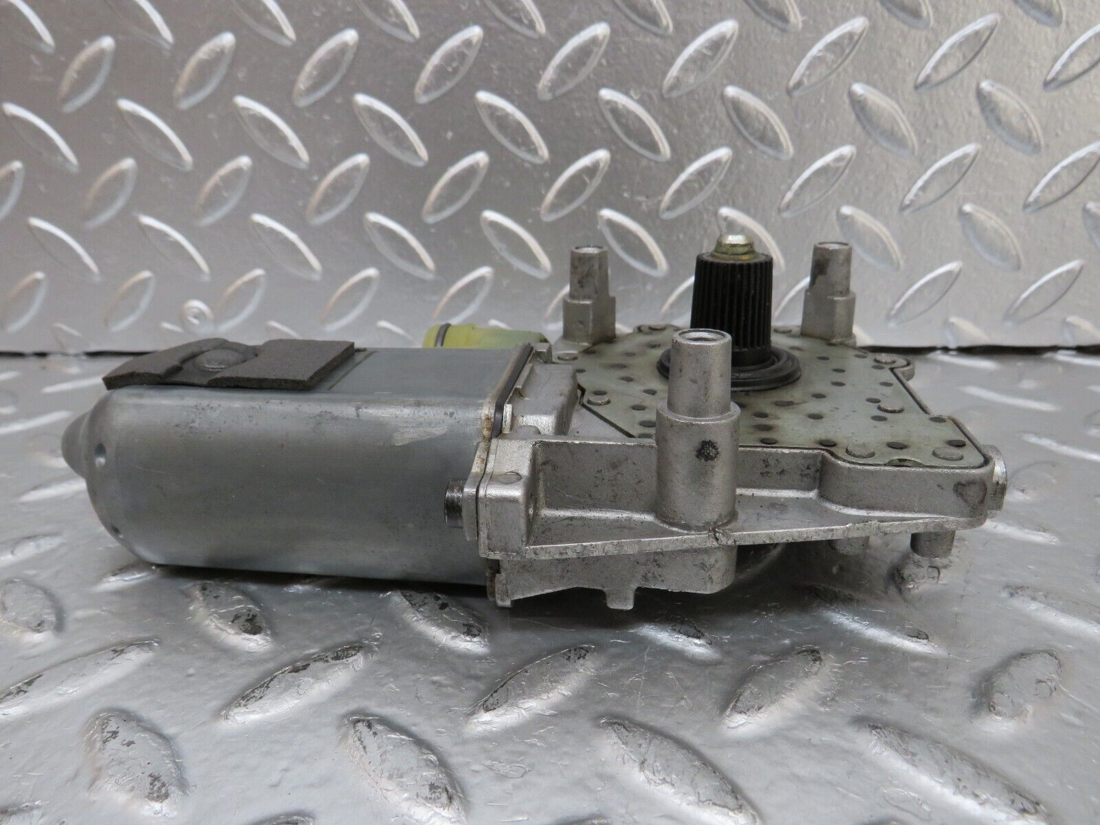 24713 Mercedes-Benz W140 S320 Window Regulator Motor Rear Left 1407300946