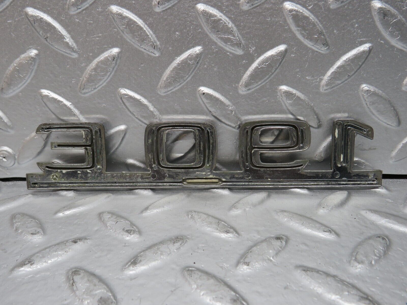 31815 Mercedes-Benz W201 190LE 1.8L 190E Trunk Badge Emblem 2018172015