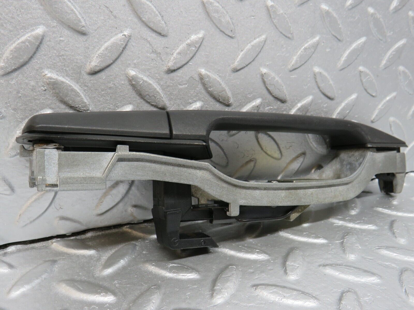 39769 Mercedes-Benz R129 320SL Coupe Left Door Exterior Handle