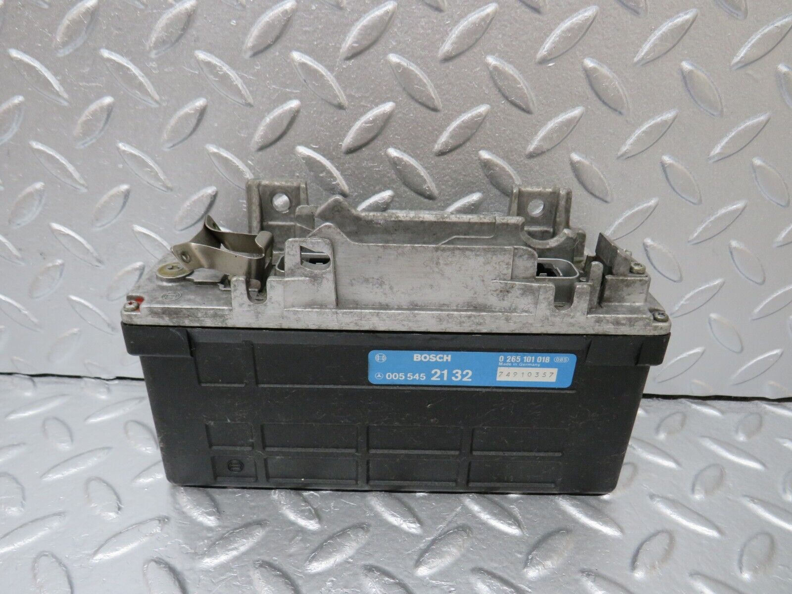 33975 Mercedes-Benz W124 260E ABS Control Unit Bosch 0055452132
